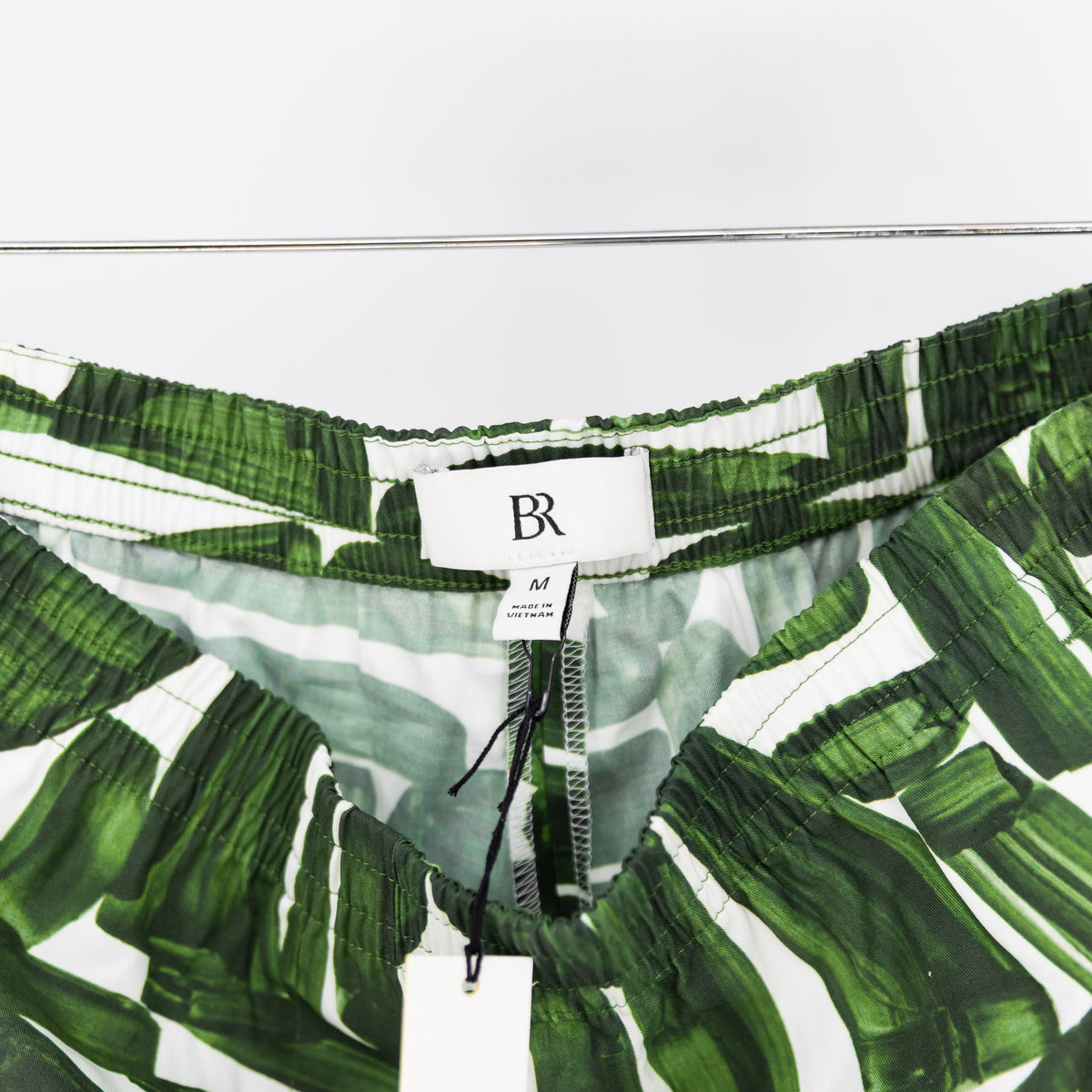 NEW Banana Republic Women's Geometric Print Pattern Pull On Mini Shorts Green M