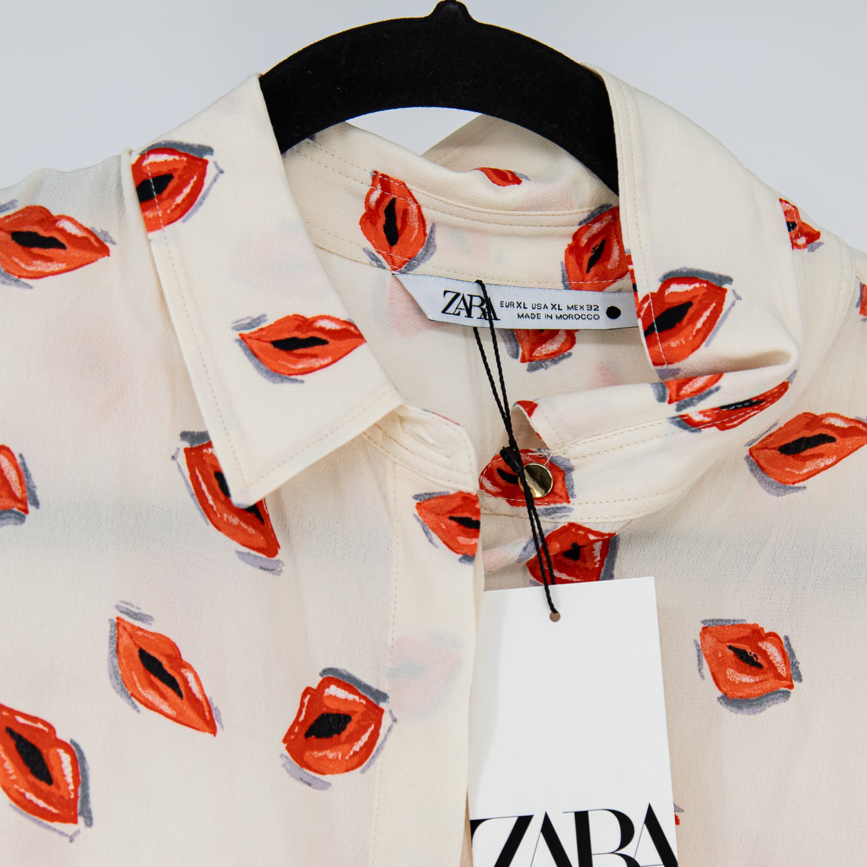 NEW Zara Kiss Lips Flirty Print Pattern Collared Button Down Blouse Shirt XL