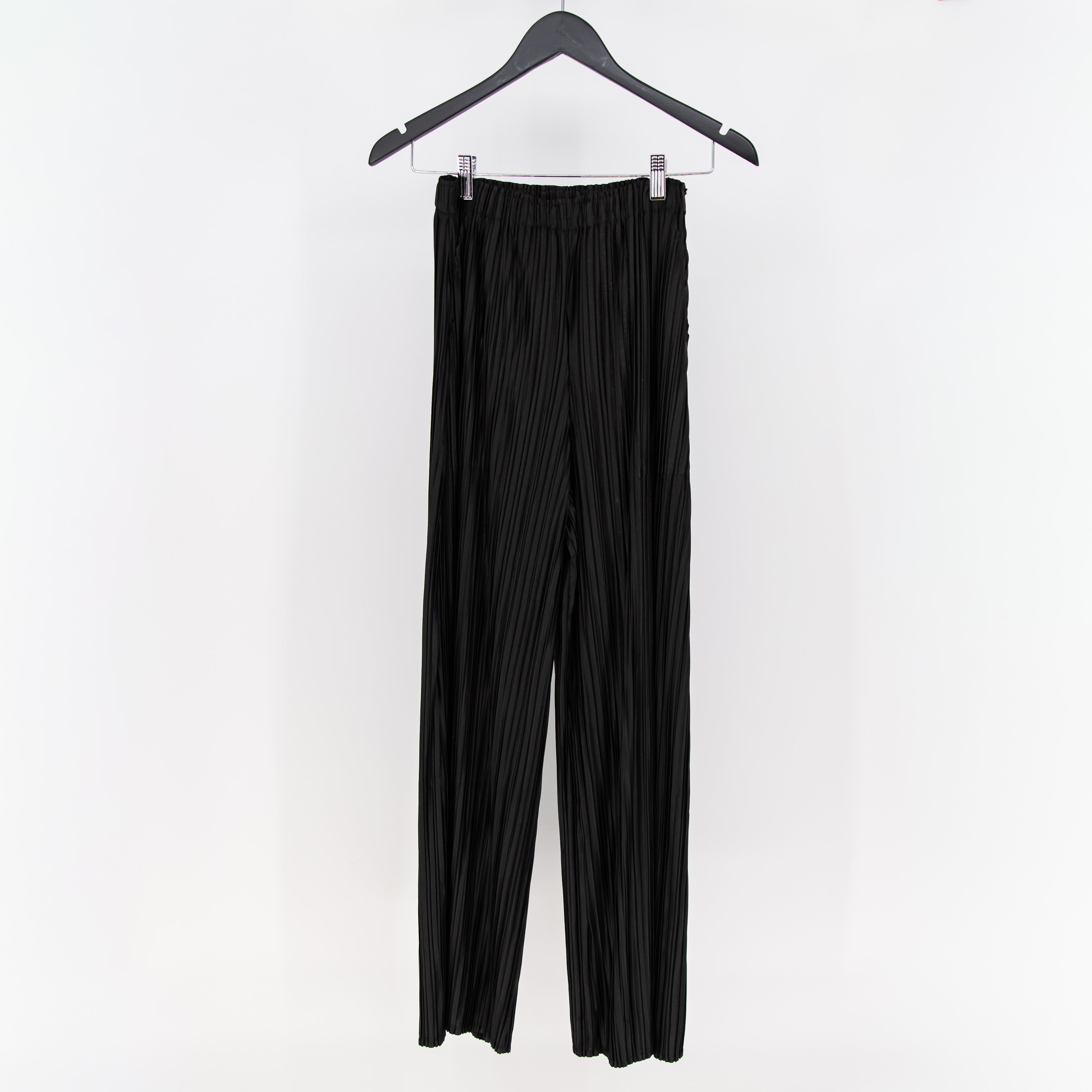 NEW Ruti Women's Pull On Relaxed Pleated Sateen Straight Leg Pants Black Medium