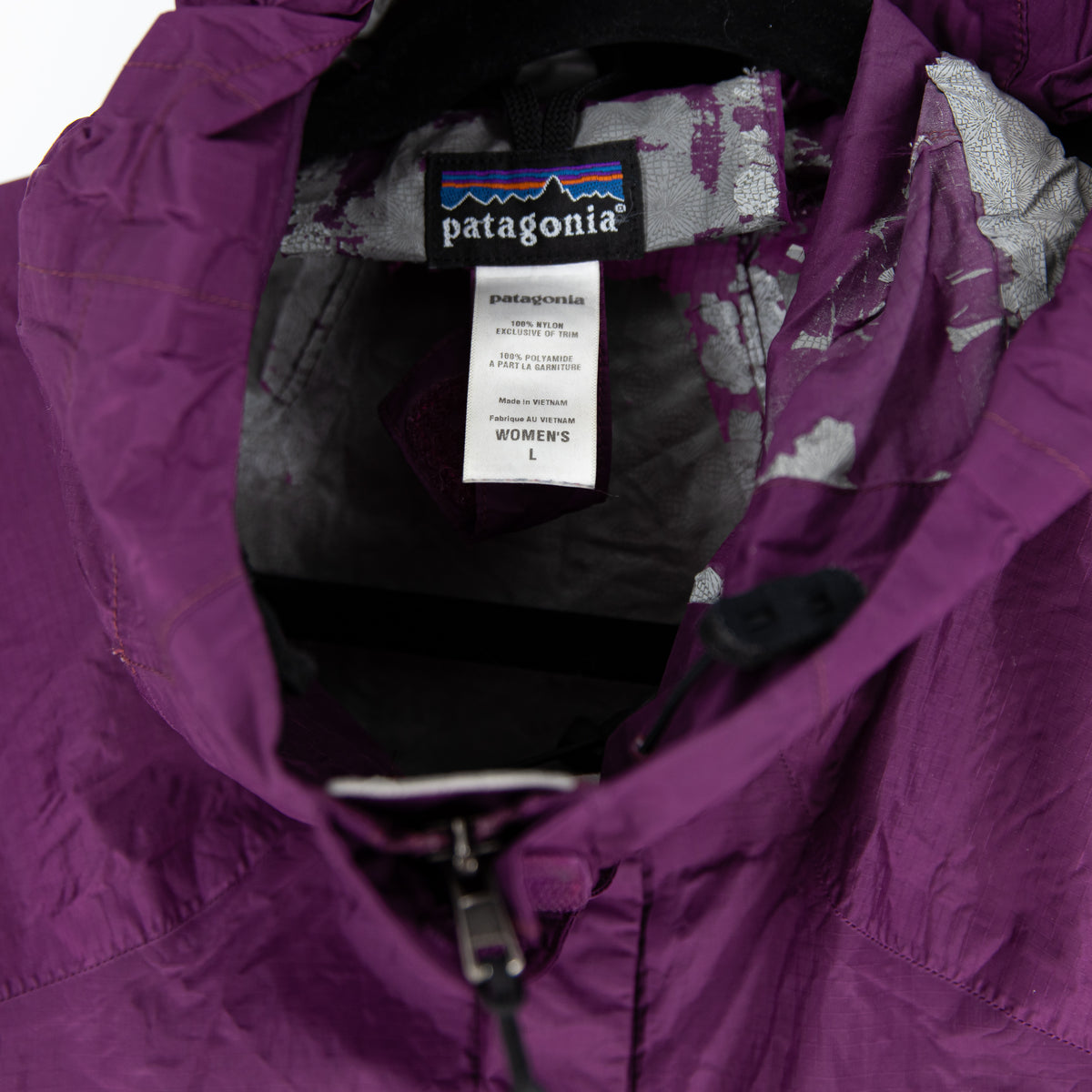 Patagonia Women's Waterproof Full Zip Hooded Hood Rain Jacket Plumb Purple Large