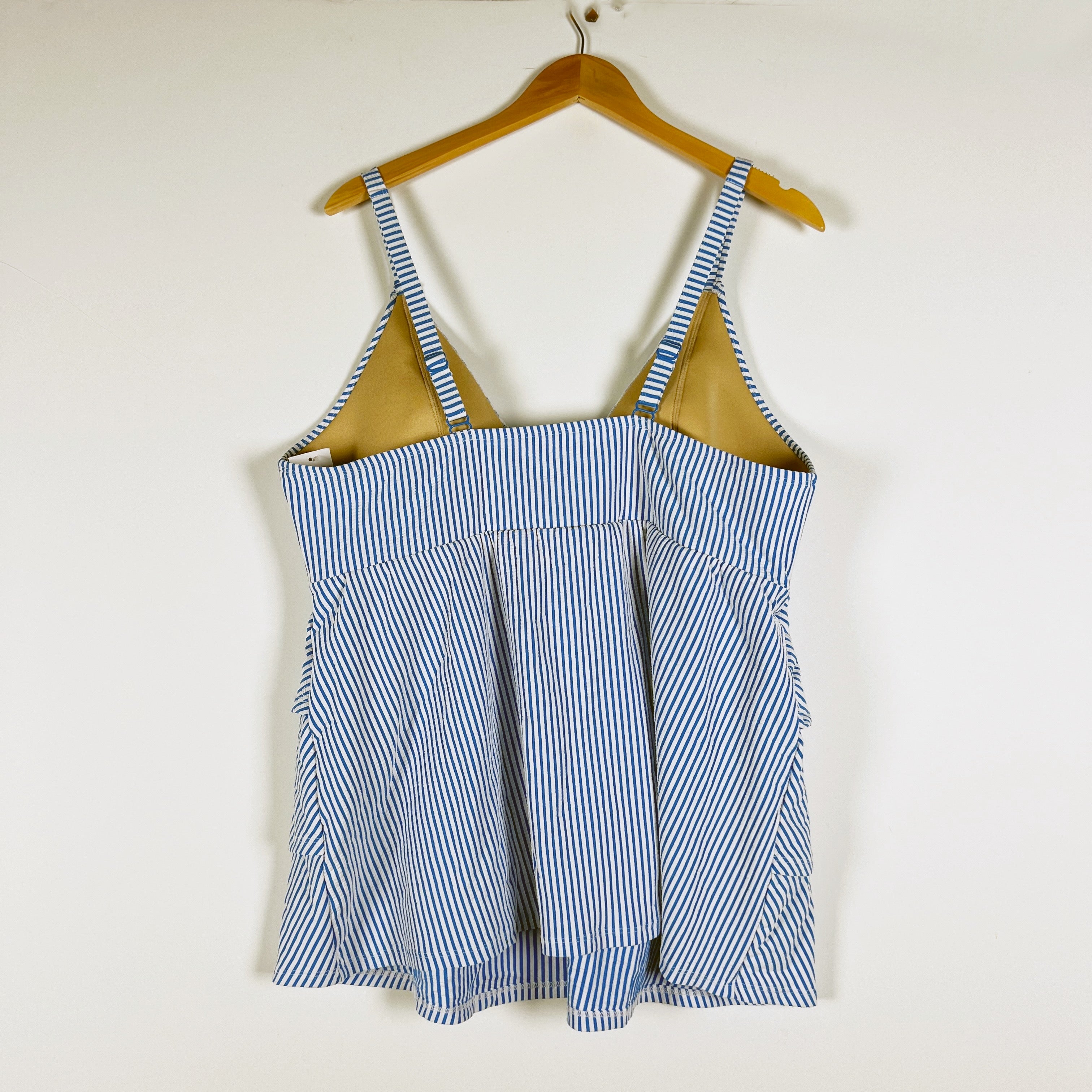 NEW Cacique Blue White Stripe Seersucker Ruffle Tankini Bathing Suit Swim Top 20