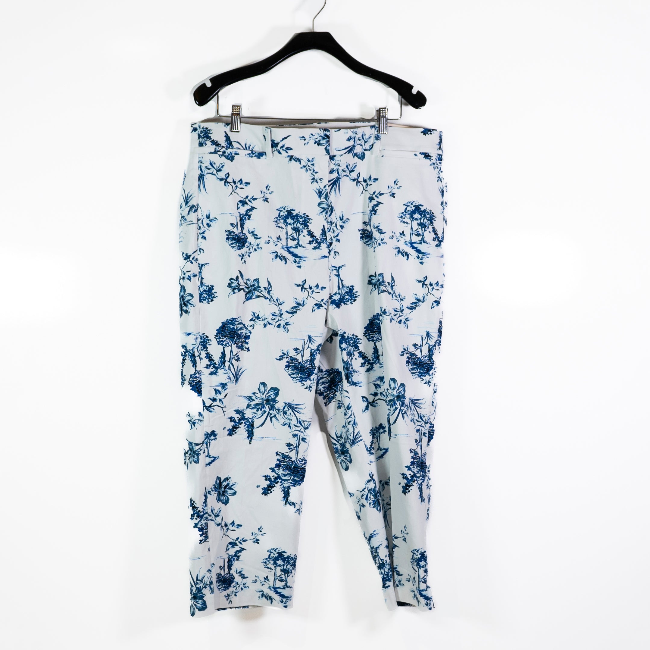 NEW Lane Bryant Signature Fit Slim Capri 4 Season Stretch Pant Blue Floral 20