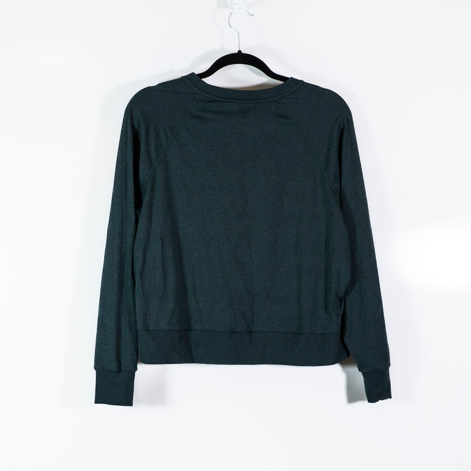 Vuori Women's Long Sleeve Halo Crew Neck Pullover DreamKnit Sweater Sweatshirt S