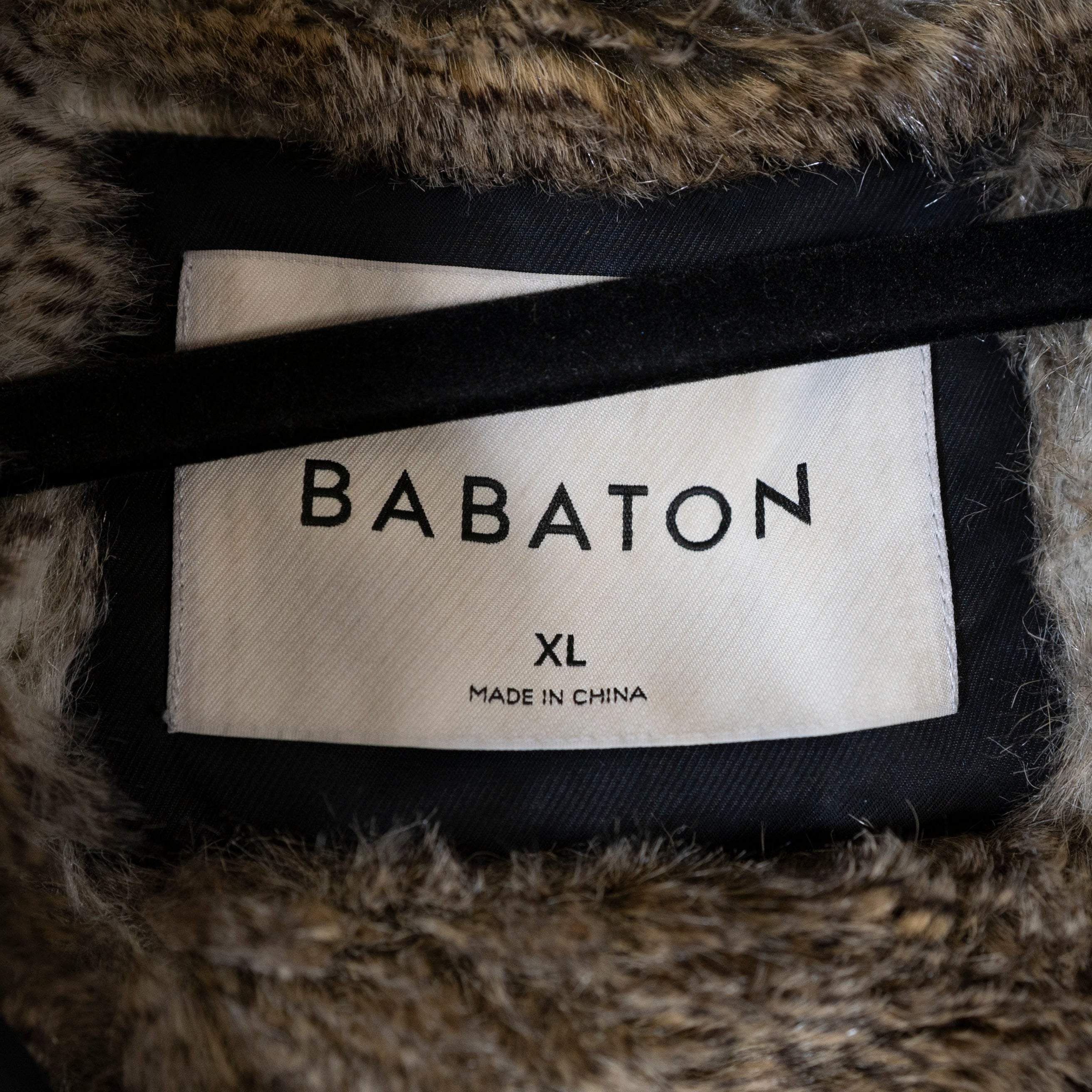 Babaton Aritzia Women's Faux Vegan Fur Lined Hooded Heavy Winter Coat Jacket XL