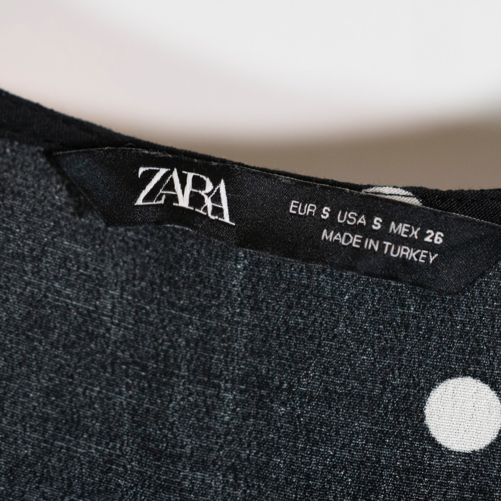 Zara Crepe Chiffon V Neck Button Front Polka Dot Print Pattern Blouse Shirt S