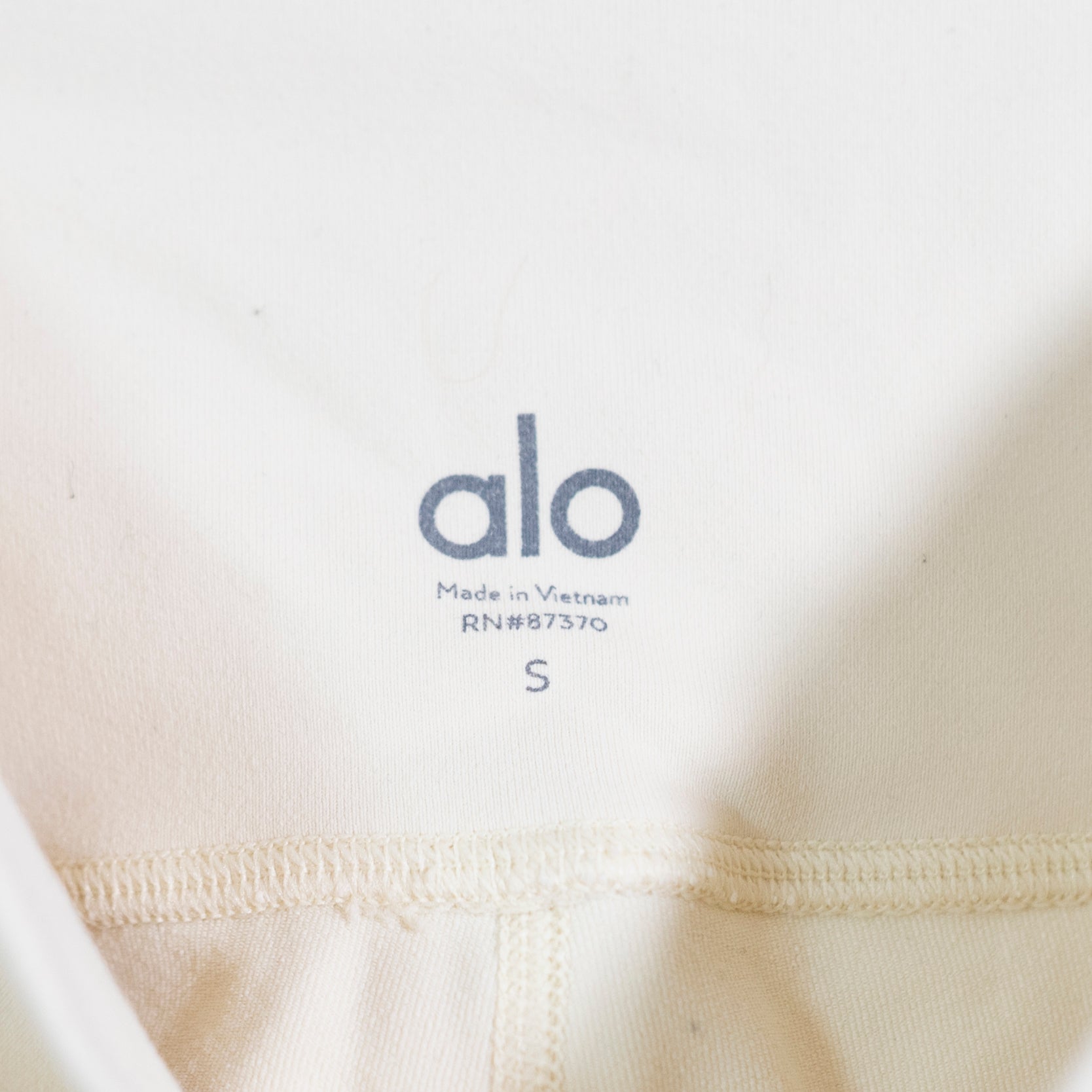 Alo Yoga Women's Cotton Blend High Rise Athletic Work Out Crop Leggings Ivory S
