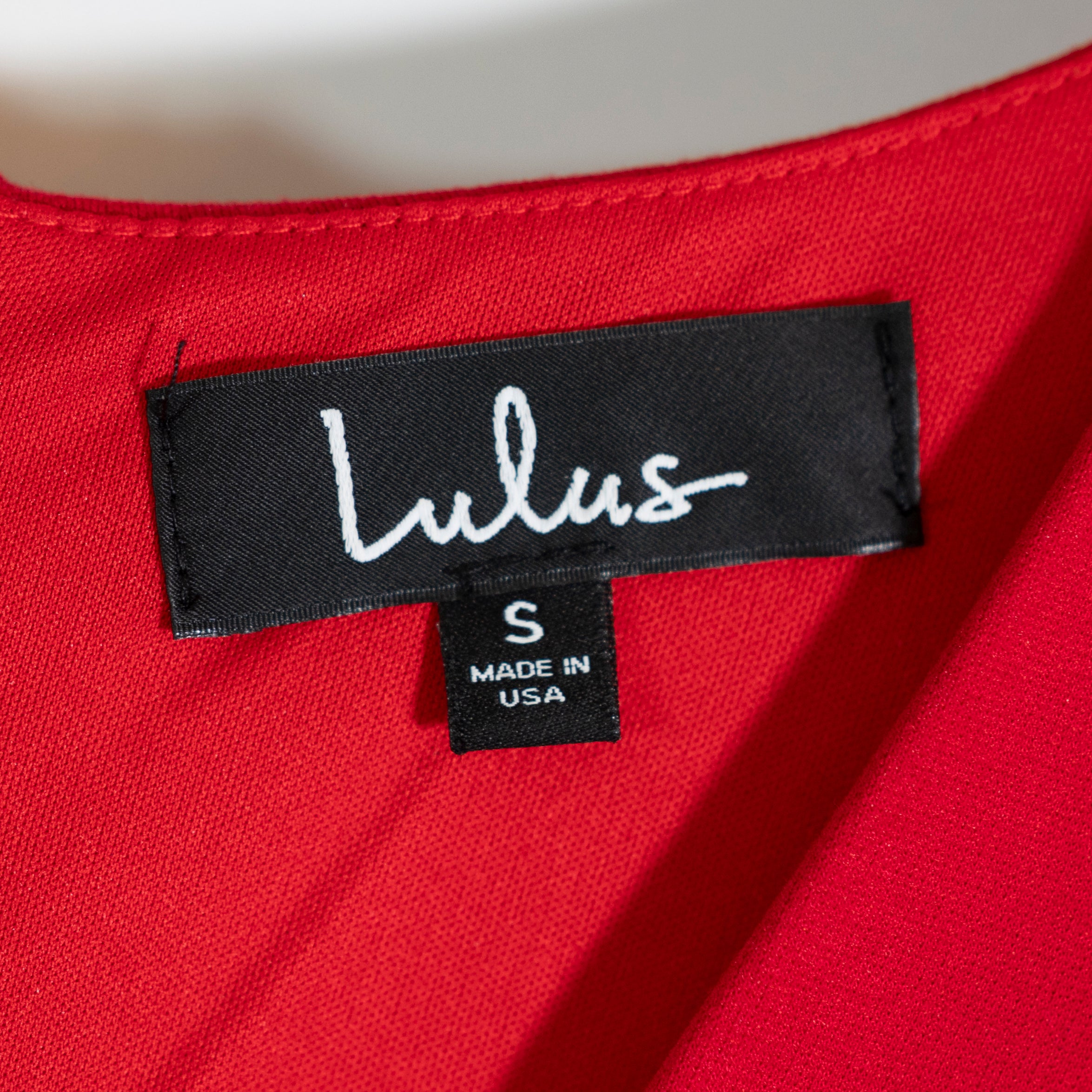 NEW Lulus Chic Red Midi Quarter Sleeve V Neck Bodycon Dress Small