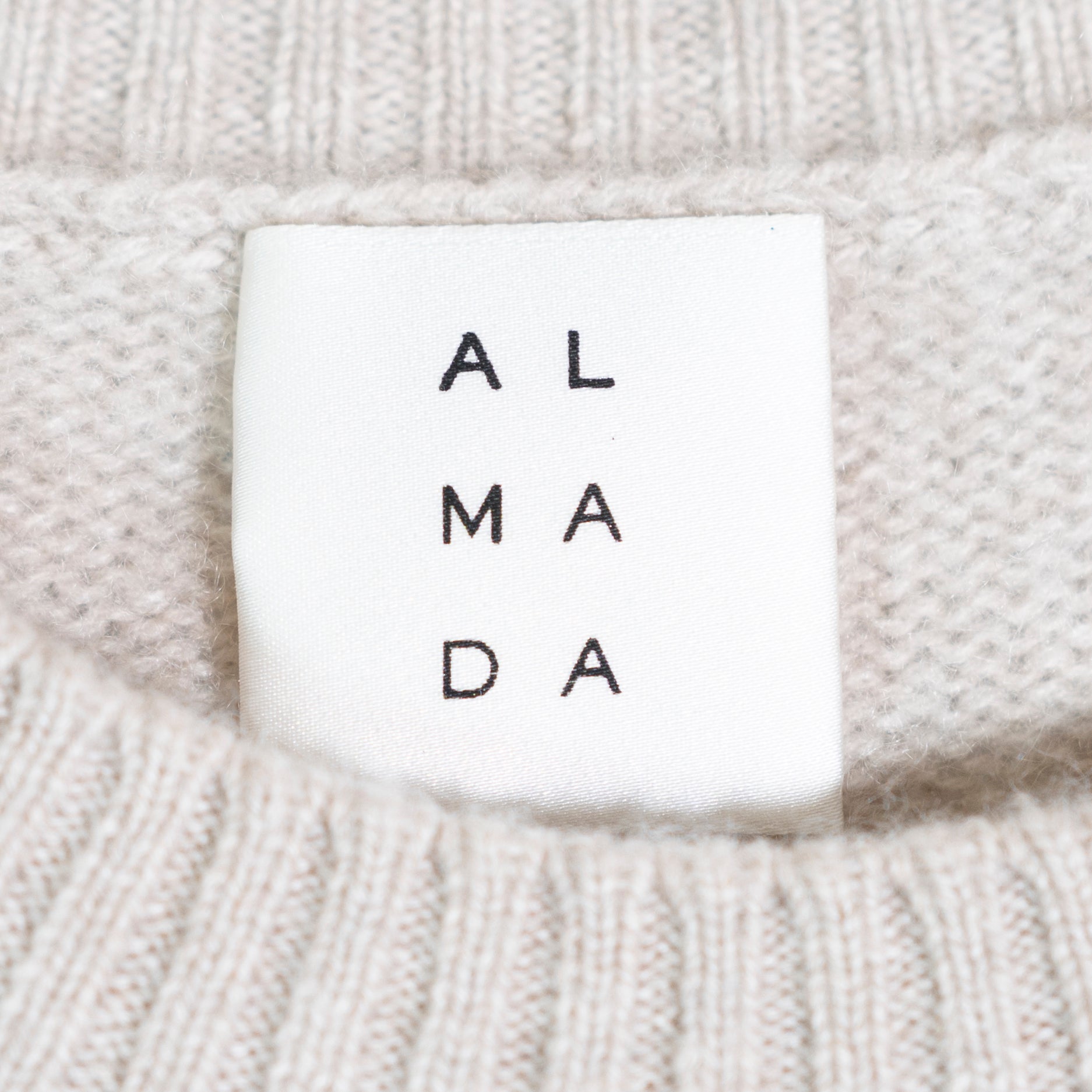 Almada 100% Organic Cashmere Knit Stretch Crew Neck Pullover Sweater Neutral M