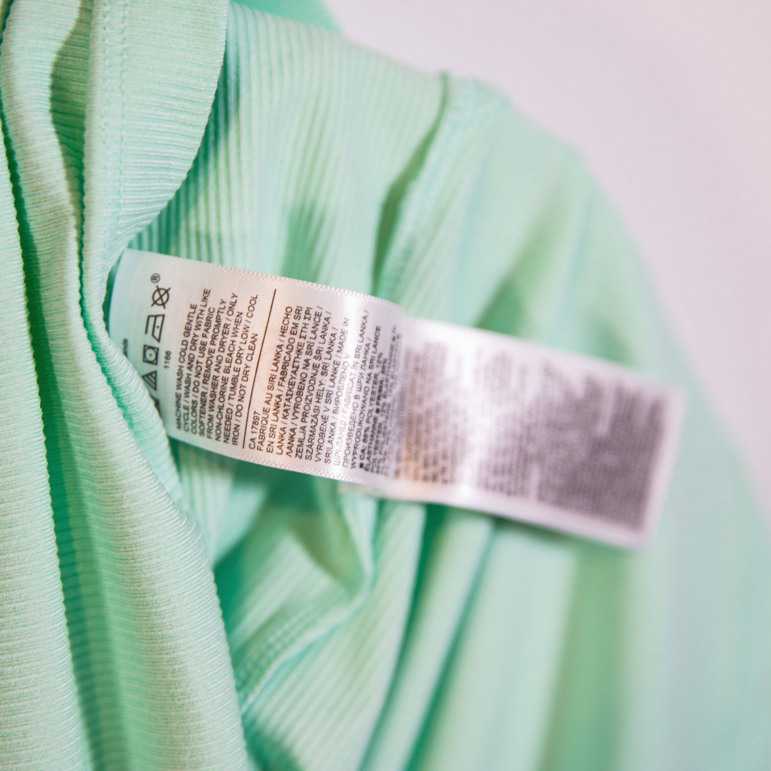 Athleta Women's Uptempo Ribbed Henley Long Sleeve V Neck Tee Shirt Mint Blue L