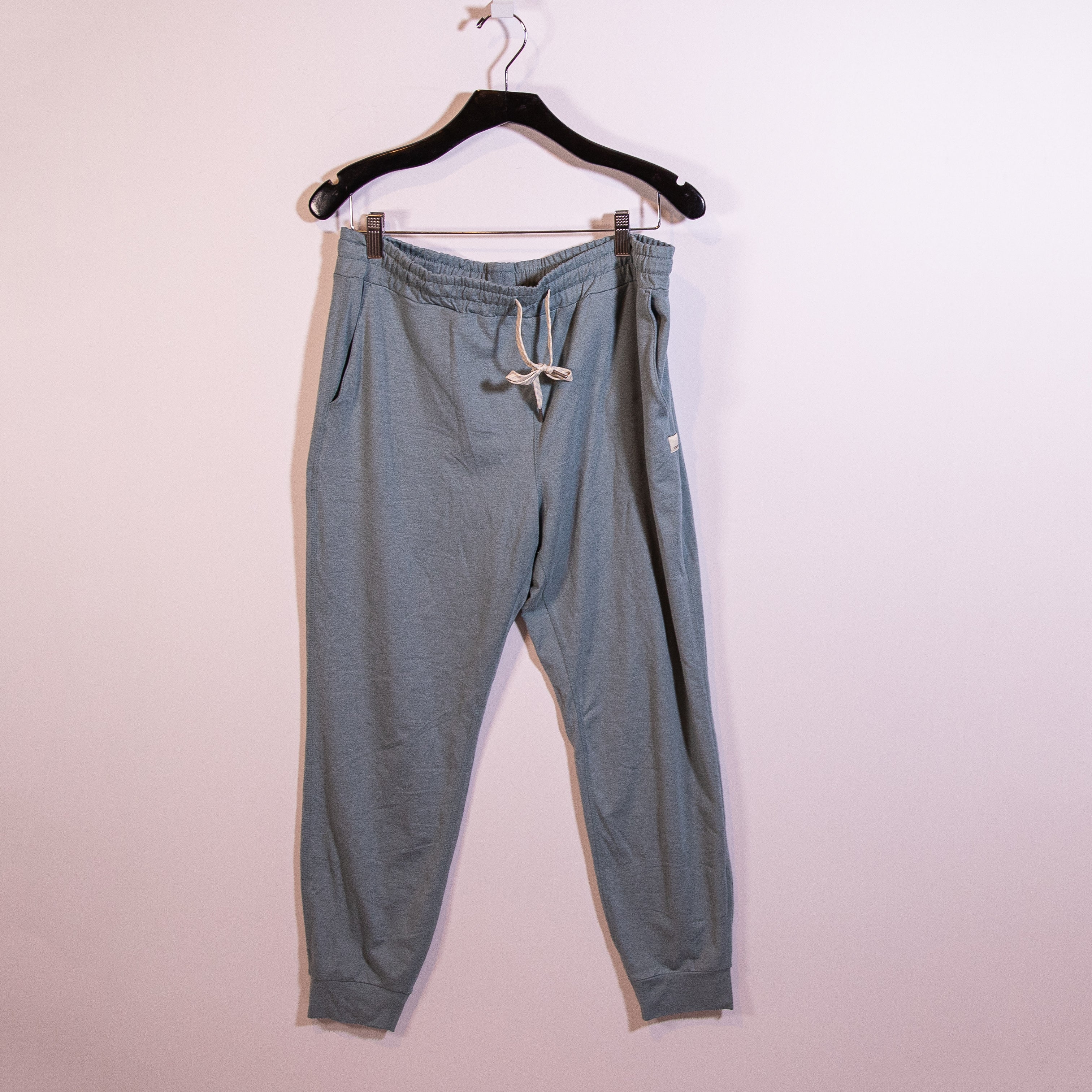 Vuori Women's Performance Dream Knit Mid Rise Ankle Crop Jogger Pants Smoke Blue