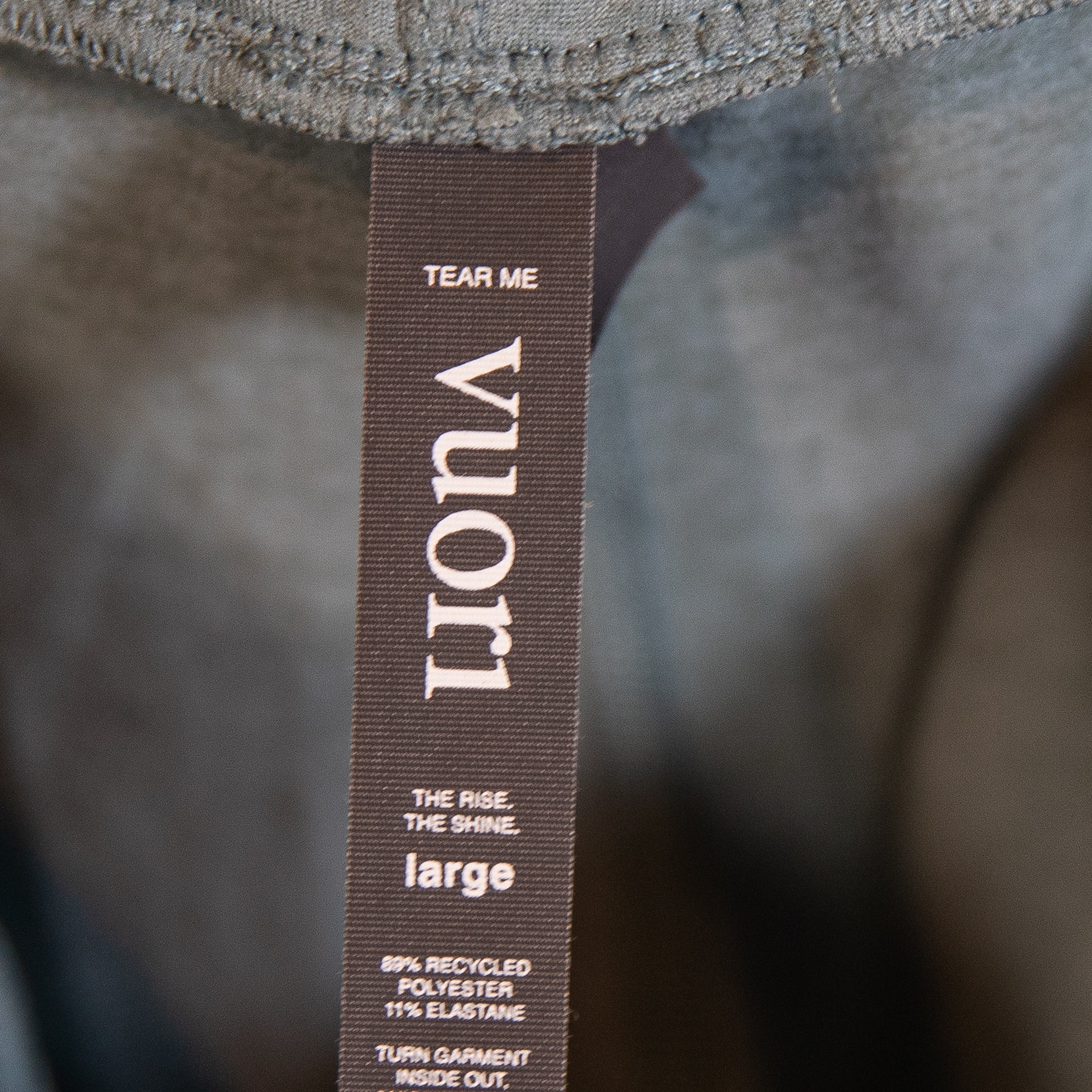 Vuori Women's Performance Dream Knit Mid Rise Ankle Crop Jogger Pants Smoke Blue