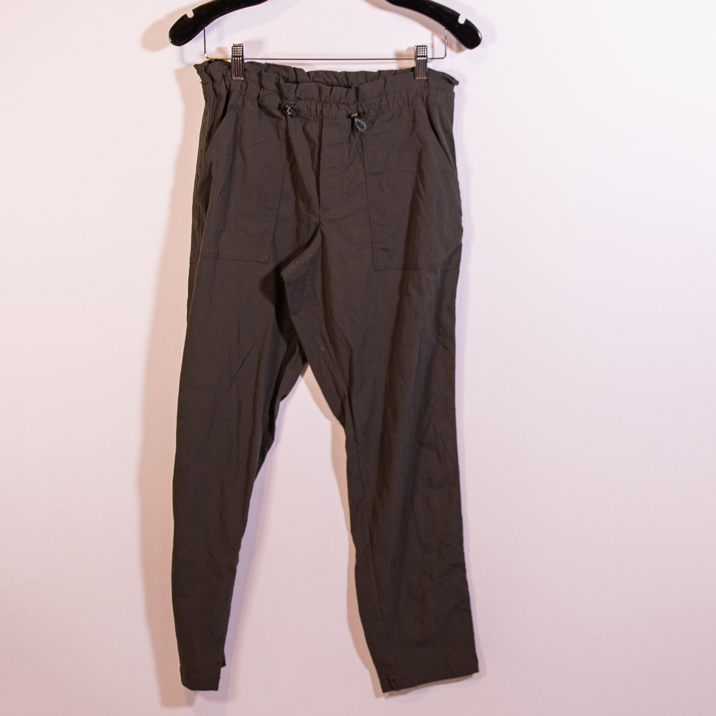 Athleta Women's Trekkie Paper Bag Mid Rise Straight Leg Water Resistant Pant 8