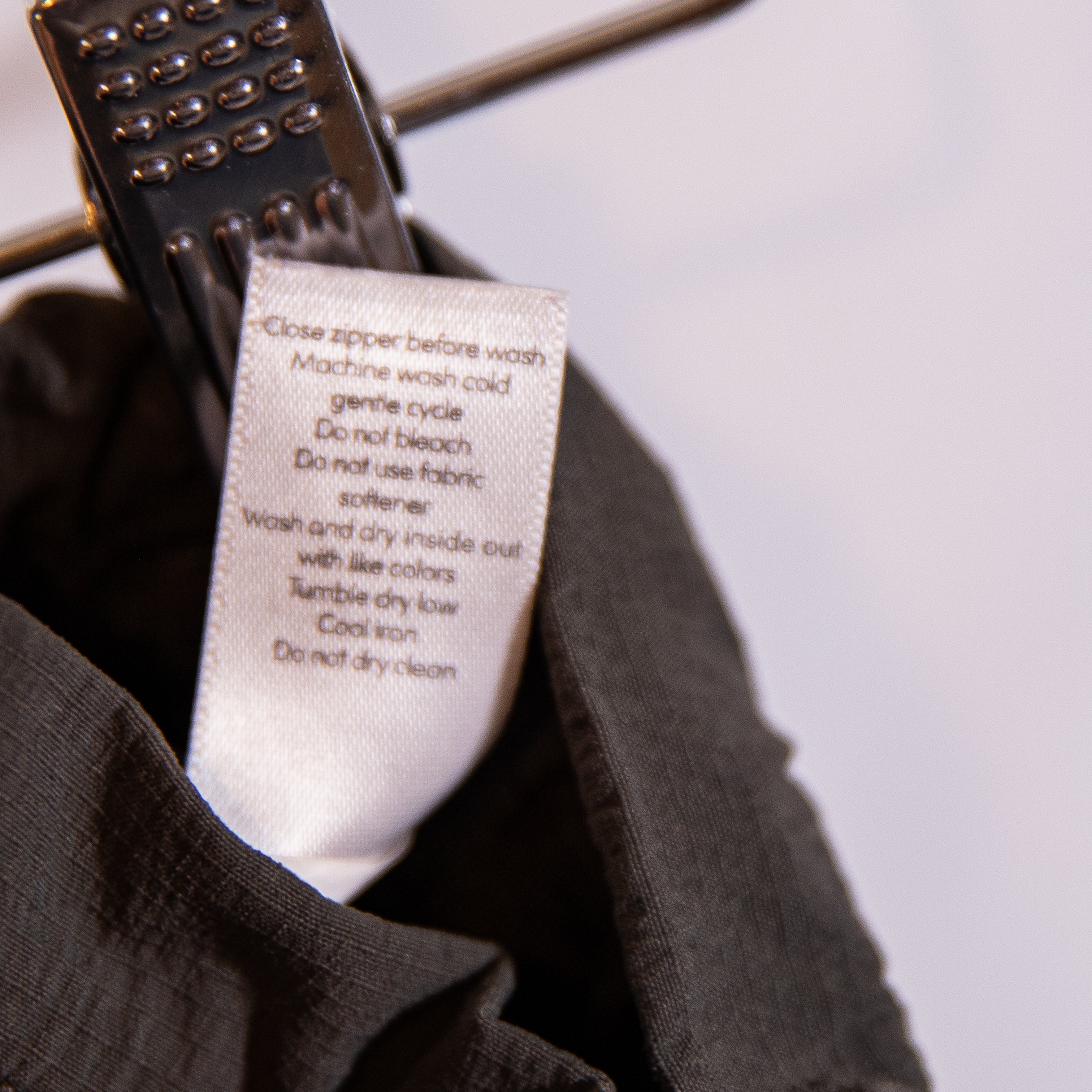 Athleta Women's Trekkie Paper Bag Mid Rise Straight Leg Water Resistant Pant 8