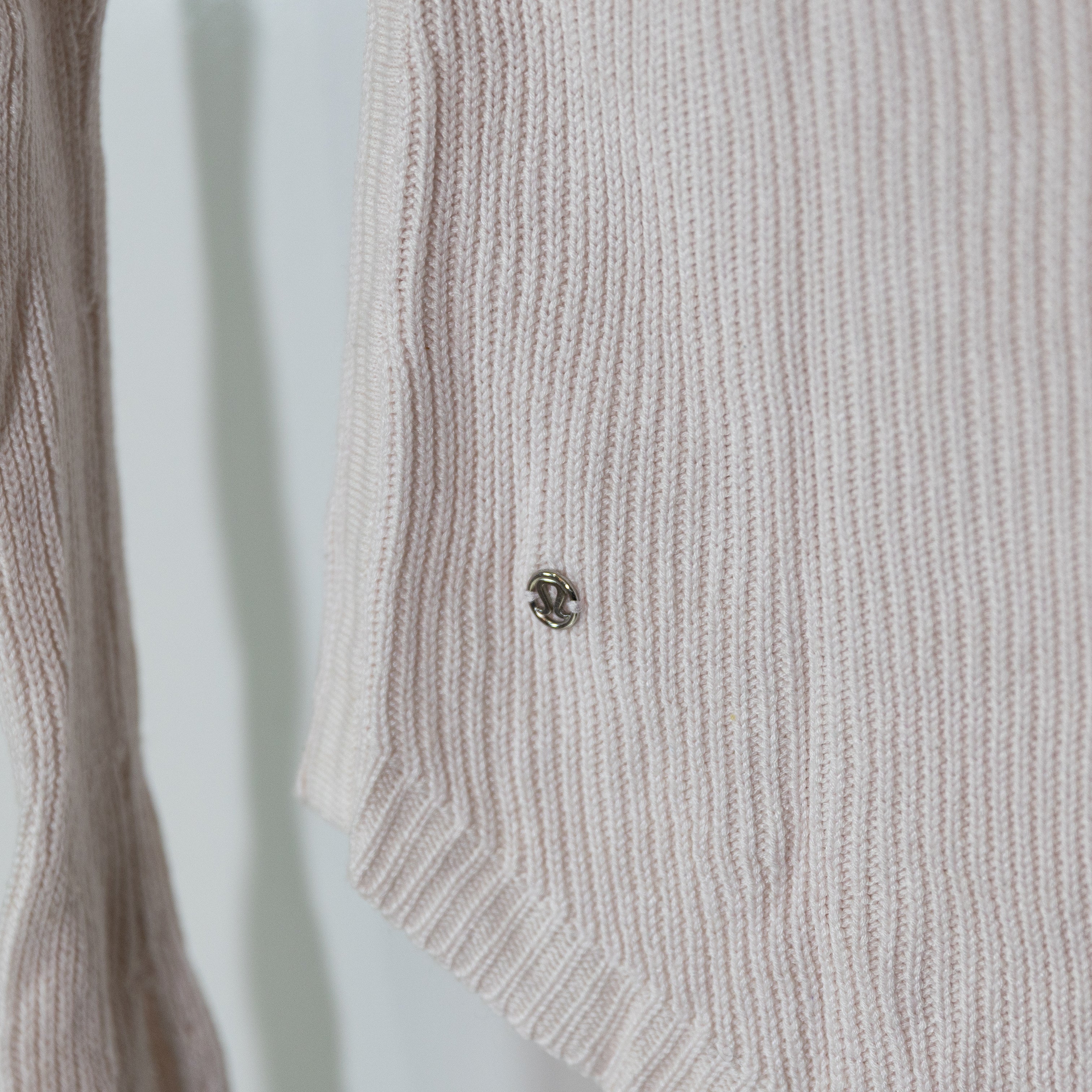 Lululemon Women's Cabin Yogi Long Sleeve Cashmere Blend Knit Sweater Blush Pink