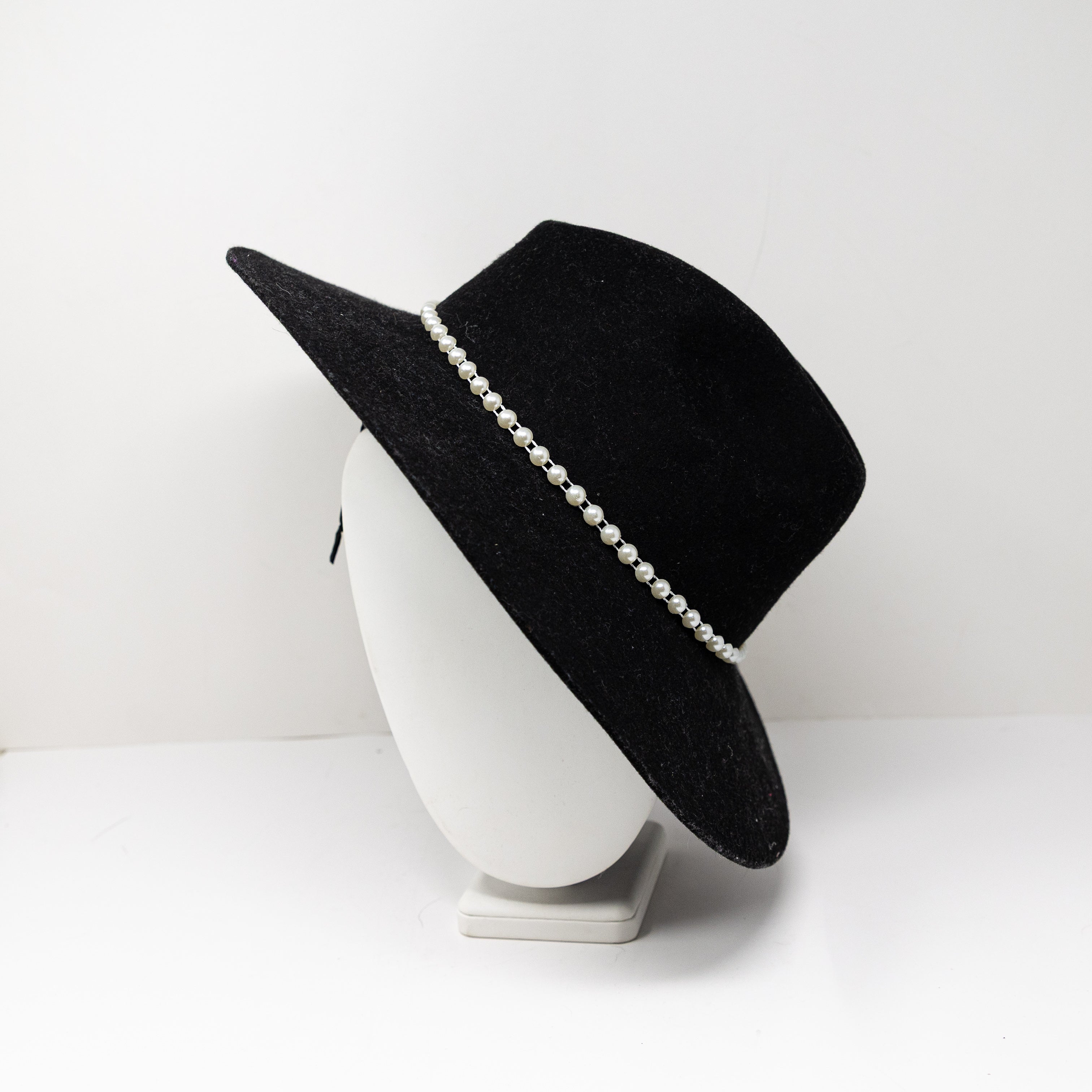 Lele Sadoughi Pearl Beaded Embellished Strand Wool Felt Fedora Hat Black OS