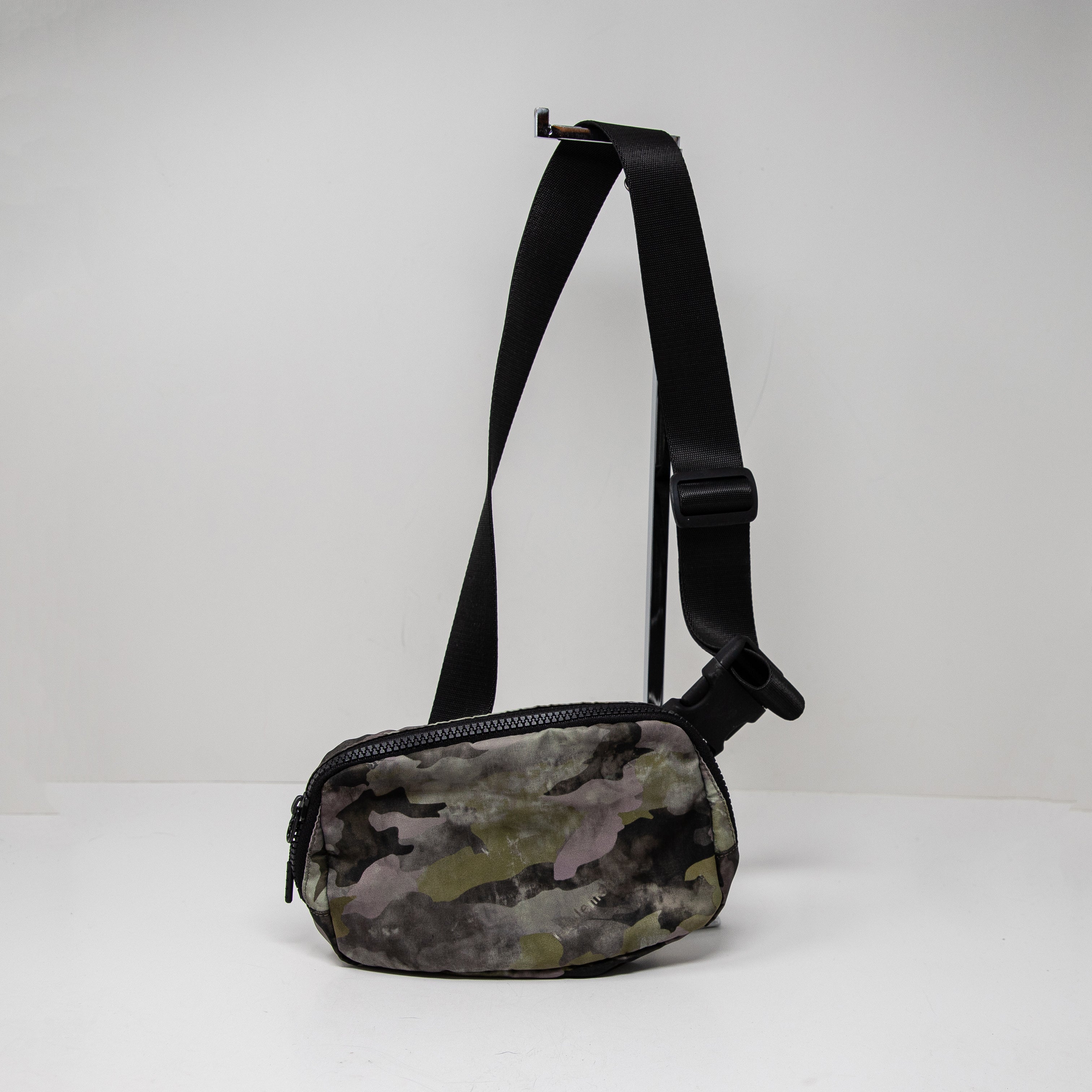 Lululemon Everywhere Belt Bag Heritage Camo Wash Juniper Green Multi Black Purse