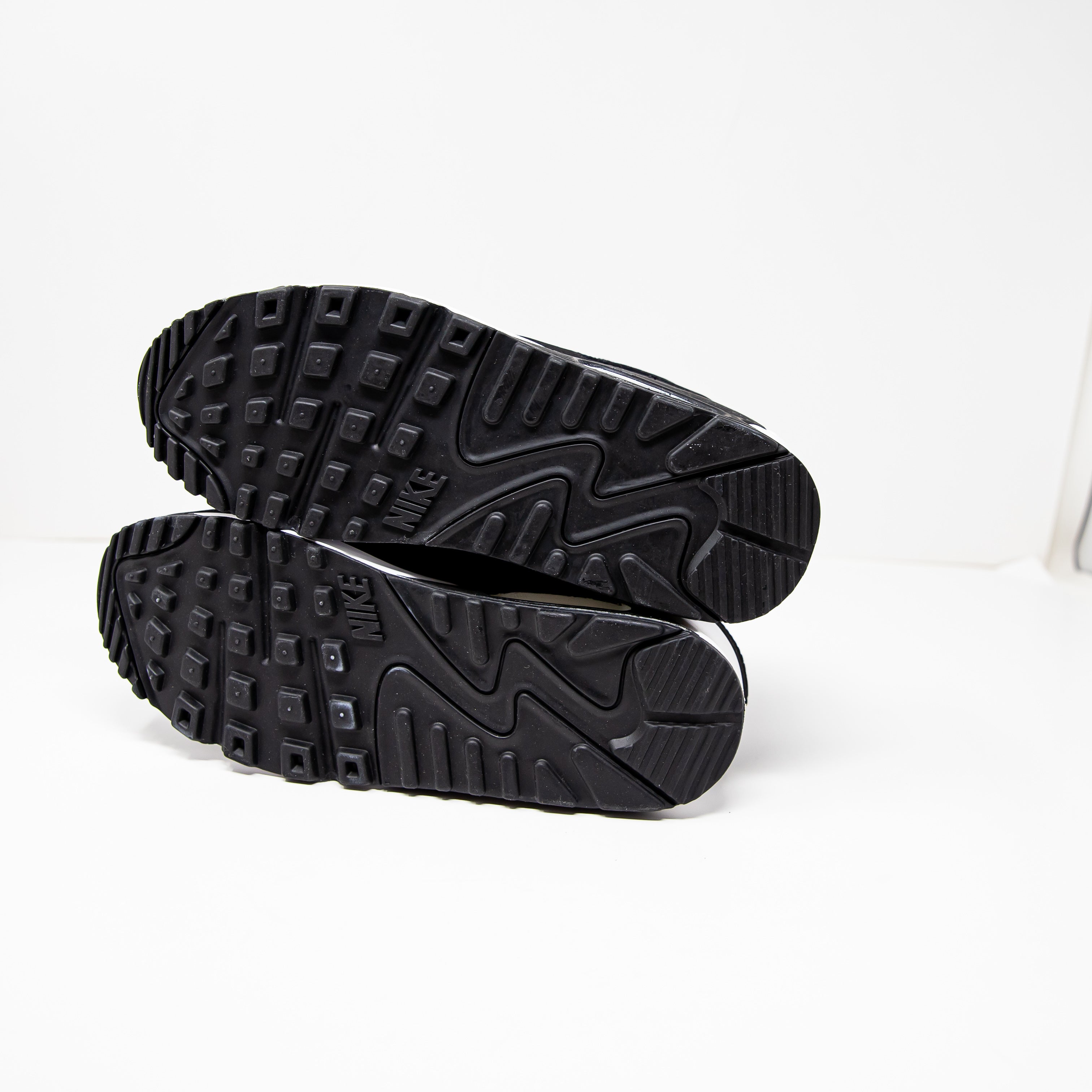 NEW Nike Women's Air Max 90 CQ2560 001 Black White Low Top Lace Up Sneakers Shoe