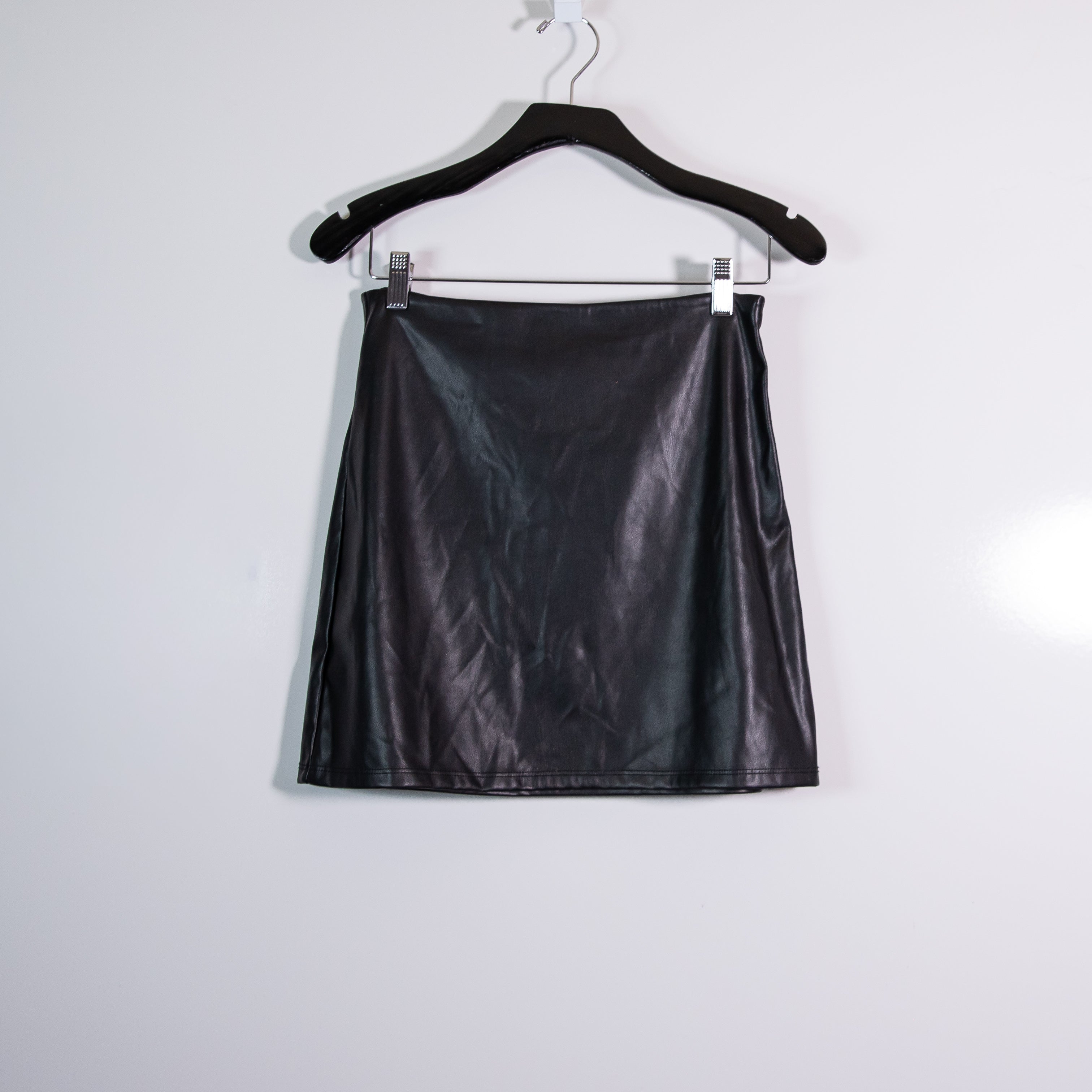 Good American GDW0145 Faux Vegan Leather Mid Rise Mini Skirt Black 6