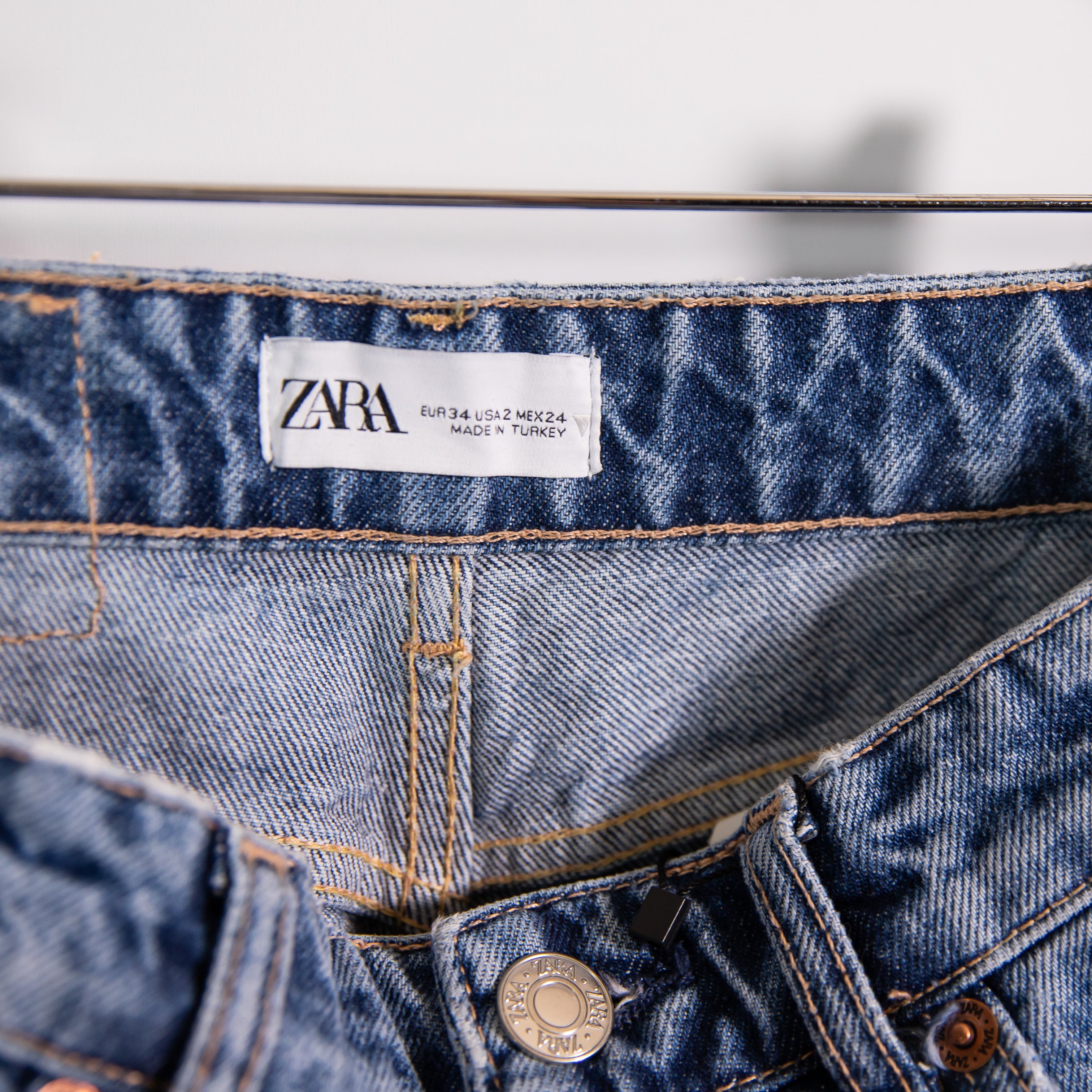 NEW Zara Women's Straight Leg Cotton Distressed Mid Rise Denim Jeans Blue 2