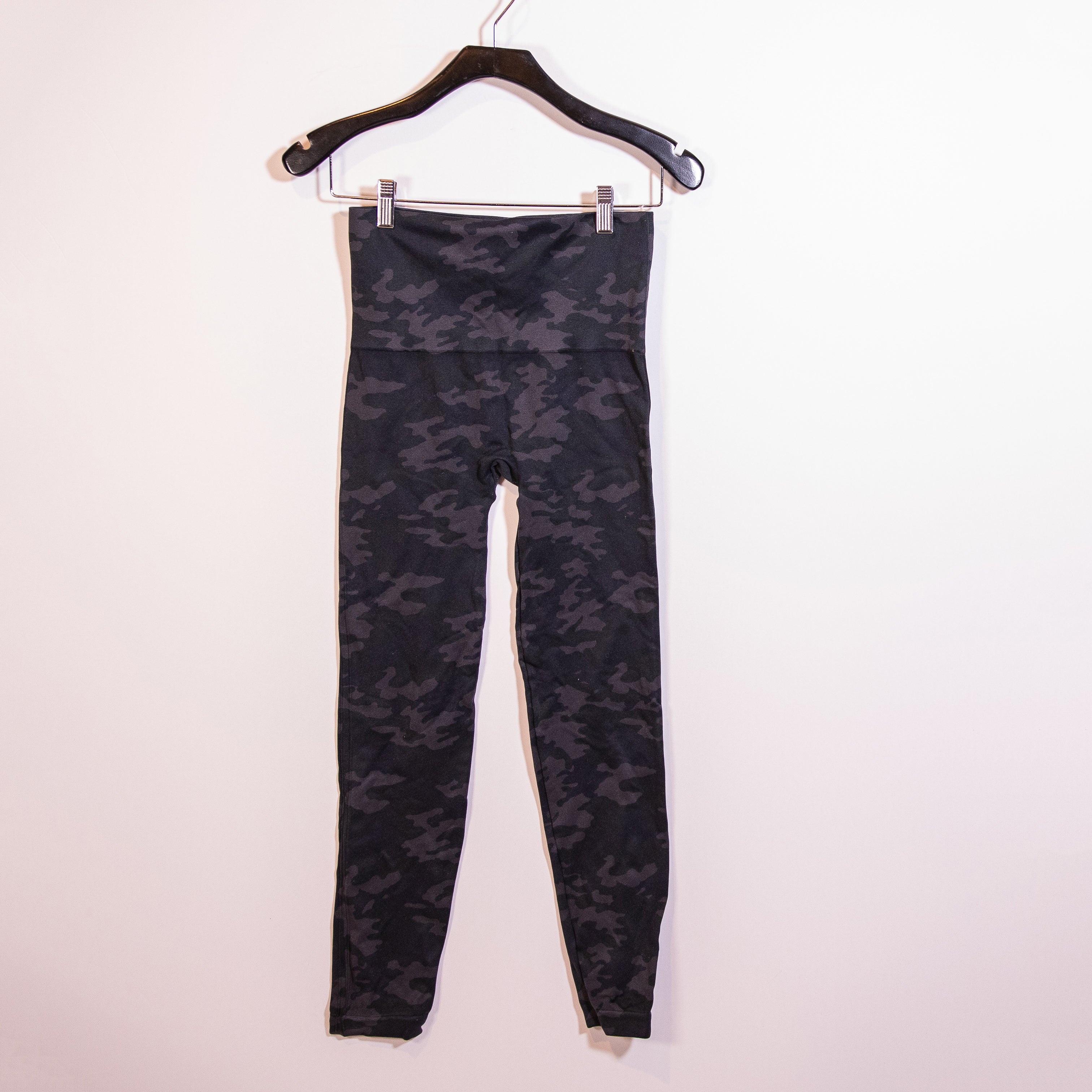 Spanx Women's High Waisted Seamless Smoothing Black Gray Camo Army Print Legging