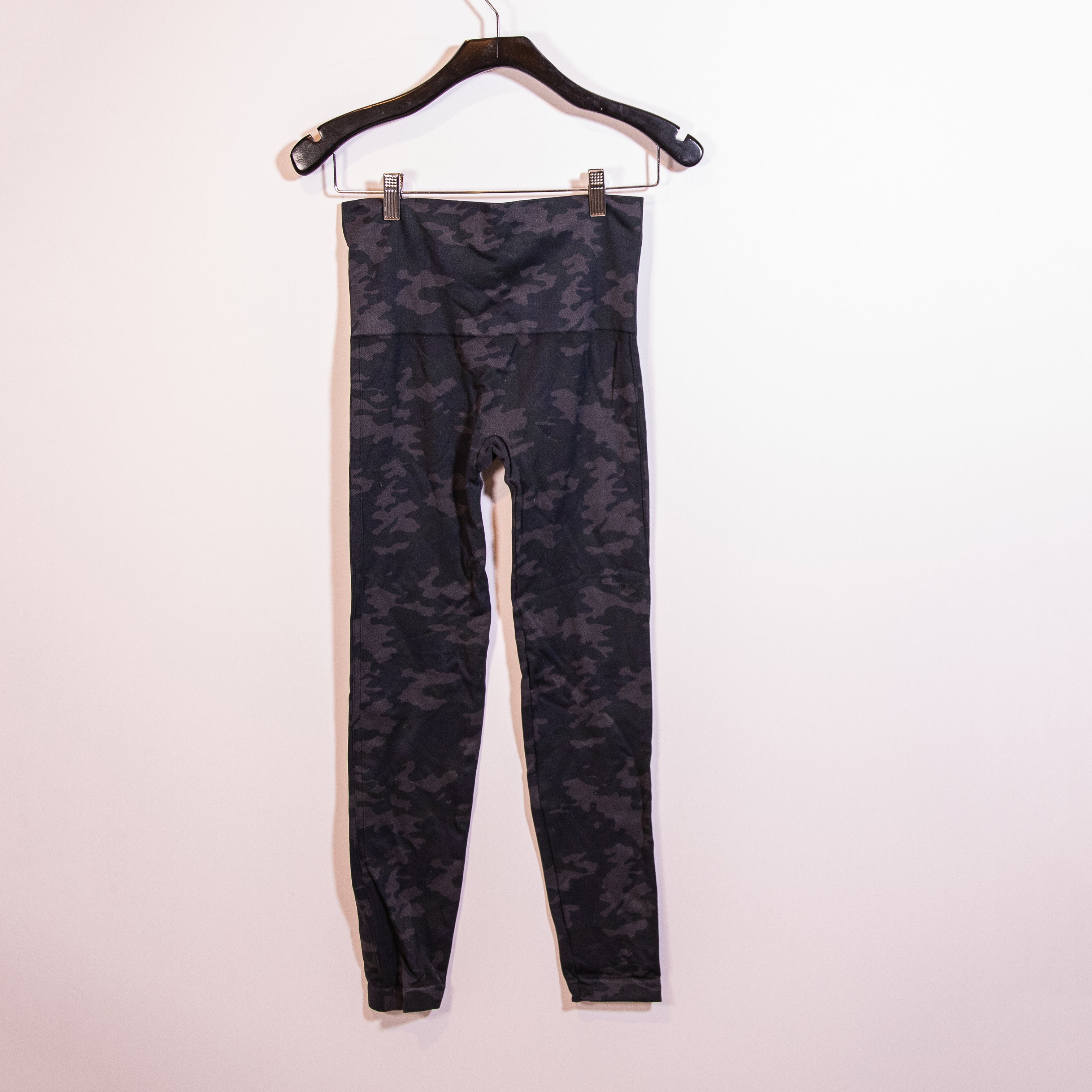 Spanx Women's High Waisted Seamless Smoothing Black Gray Camo Army Print Legging