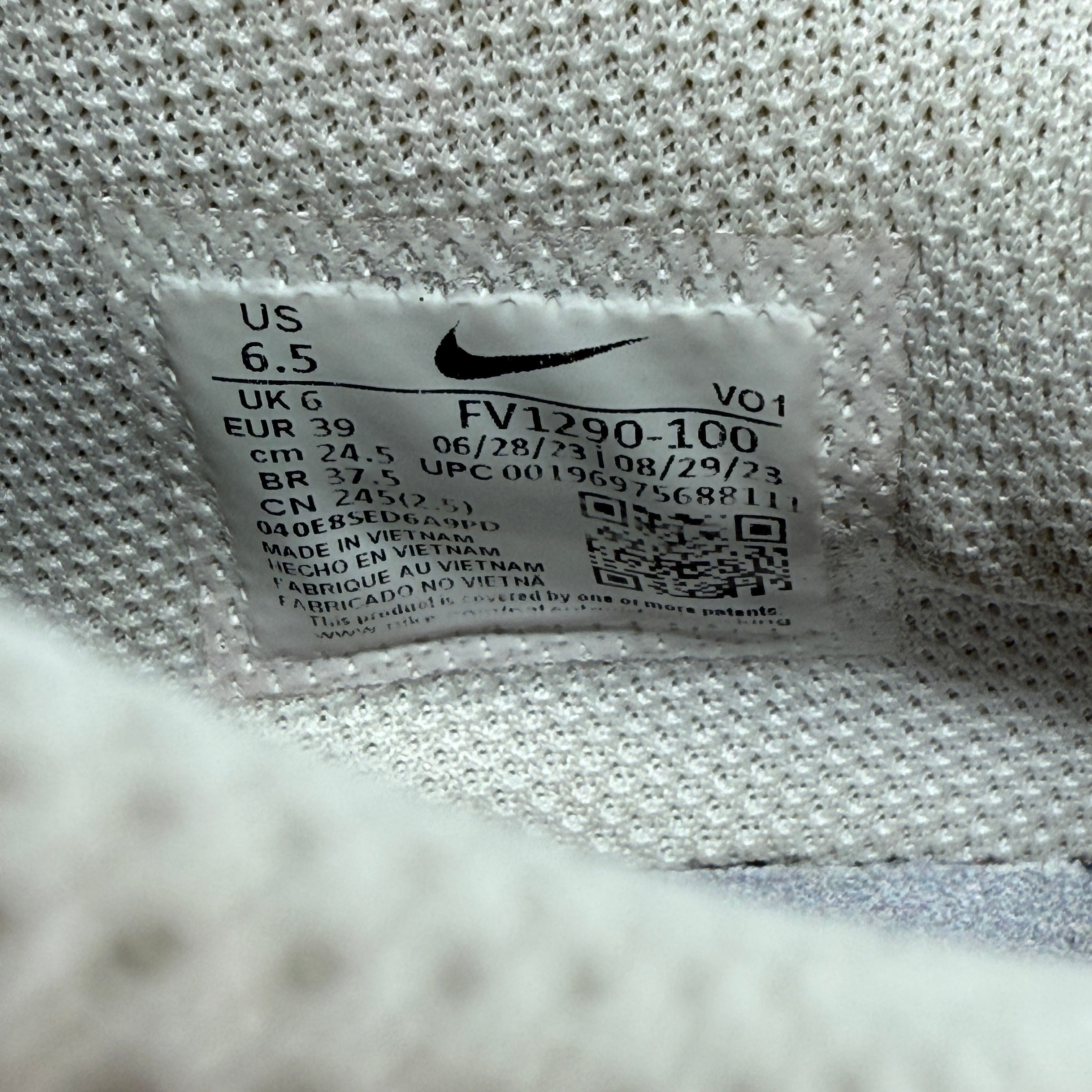 Nike FV1290-100 Ja Morant 1 Chinese New Year Low Top Sneakers Malachite Platinum