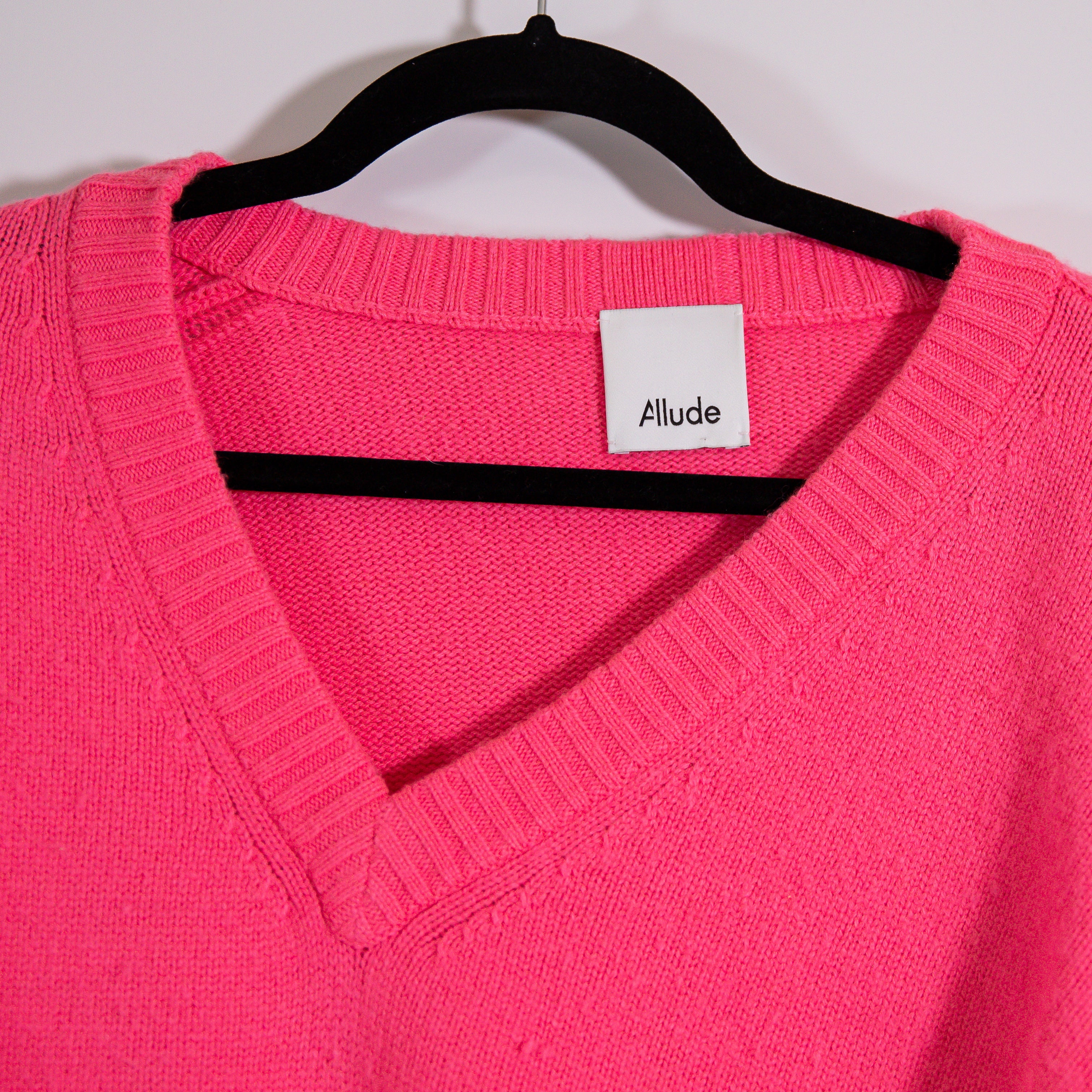 Allude Women's Cashmere Wool Knit Stretch V Neck Pullover Sweater Hot Pink XS