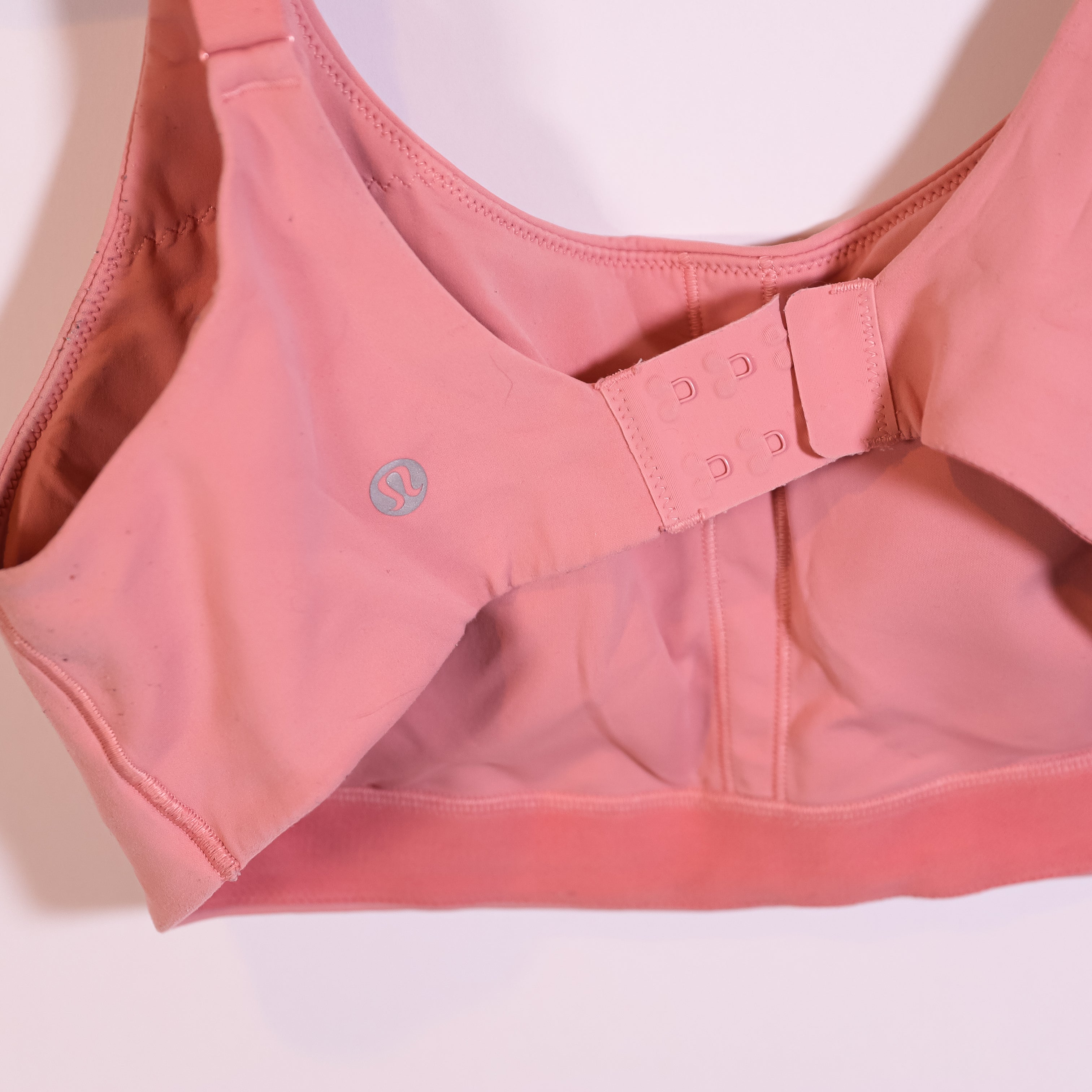 Lululemon Women's Hold True Athletic Work Out Sports Bra Misty Shell Pink 10