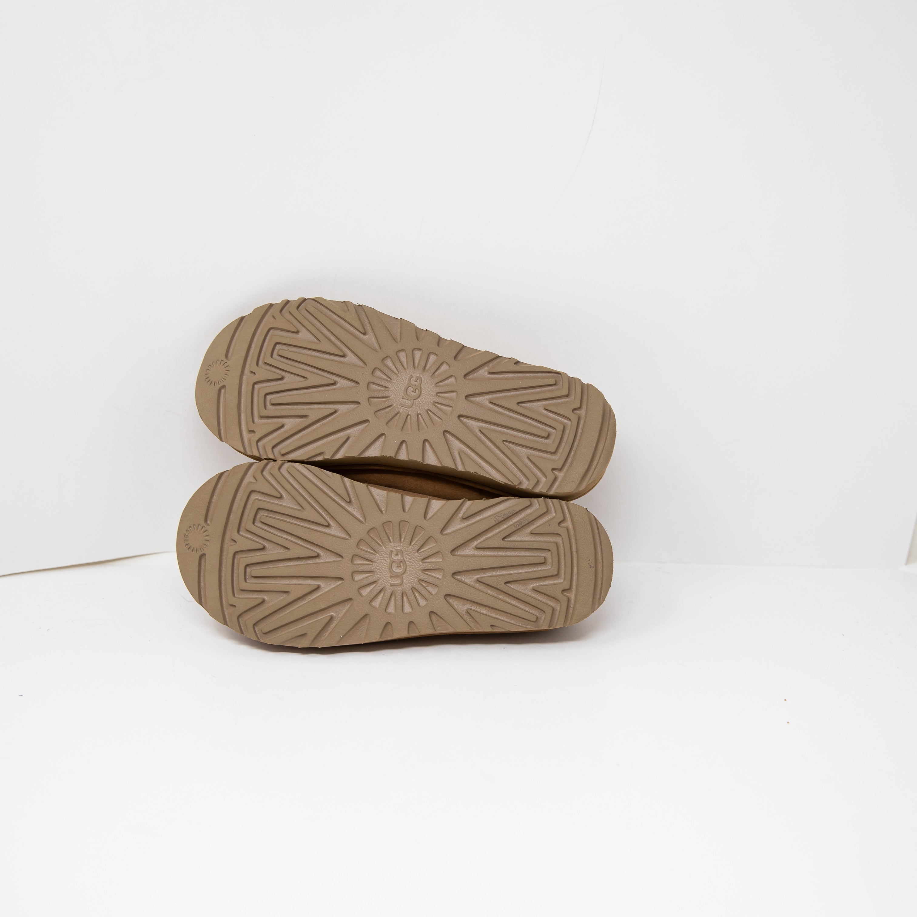 NEW Ugg x Madhappy Tasman Suede Shearling Lined Low Slip On Shoes Chestnut 6