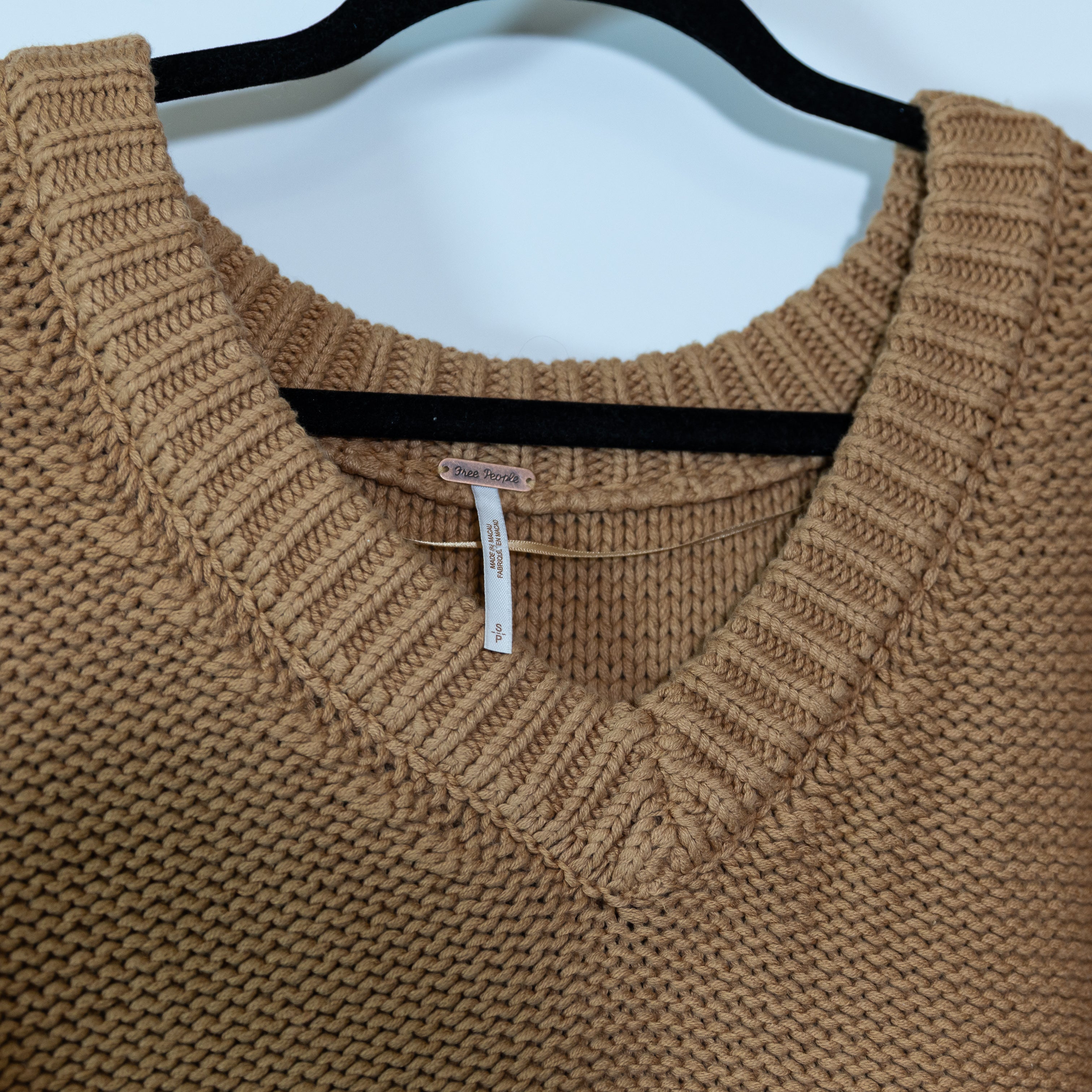 NEW Free People Alli Cotton Blend Chunky Knit V Neck Pullover Sweater Camel S
