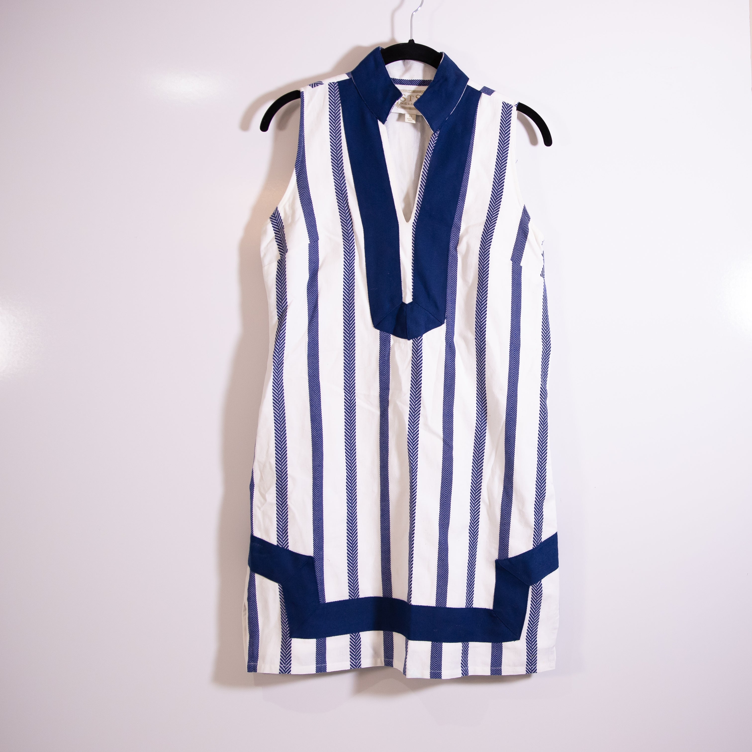 Sail To Sable Sleeveless Classic V Neck Pullover Tunic Mini Dress Blue White XS