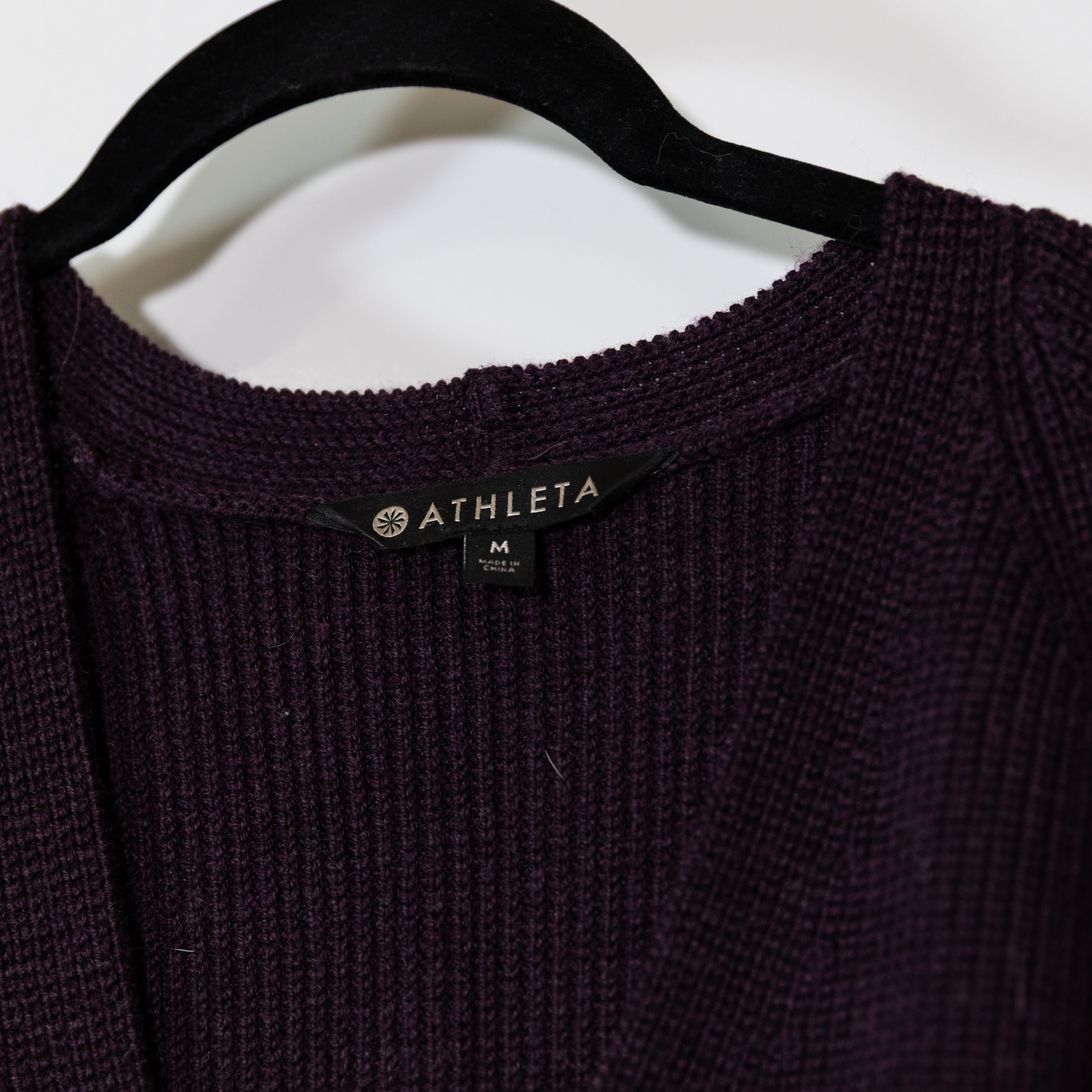 Athleta Switchback Merino Fine Wool Knit Stretch V Neck Pullover Sweater Purple