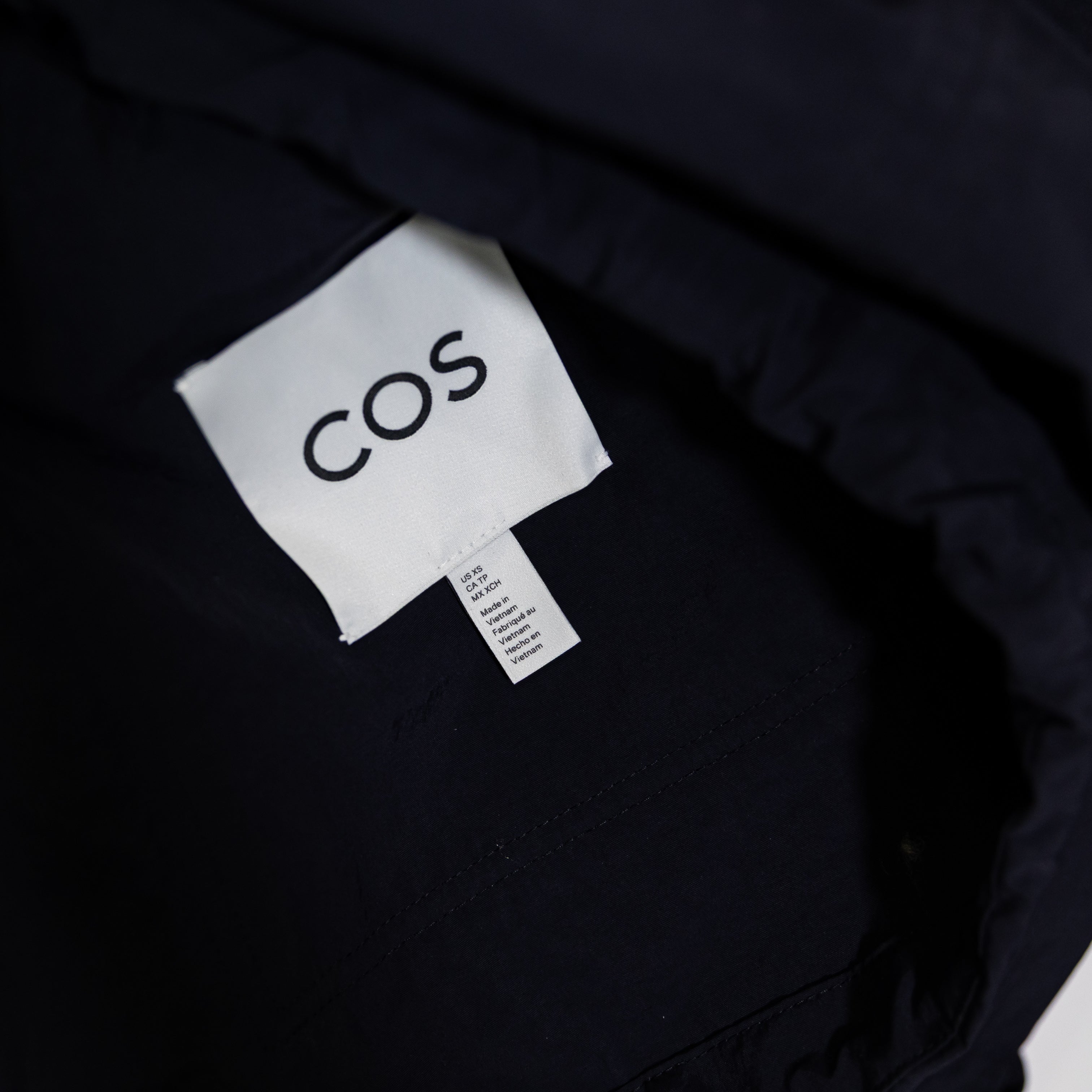 COS Women's Technical Full Zip Hooded Windbreaker Parka Jacket Black Small