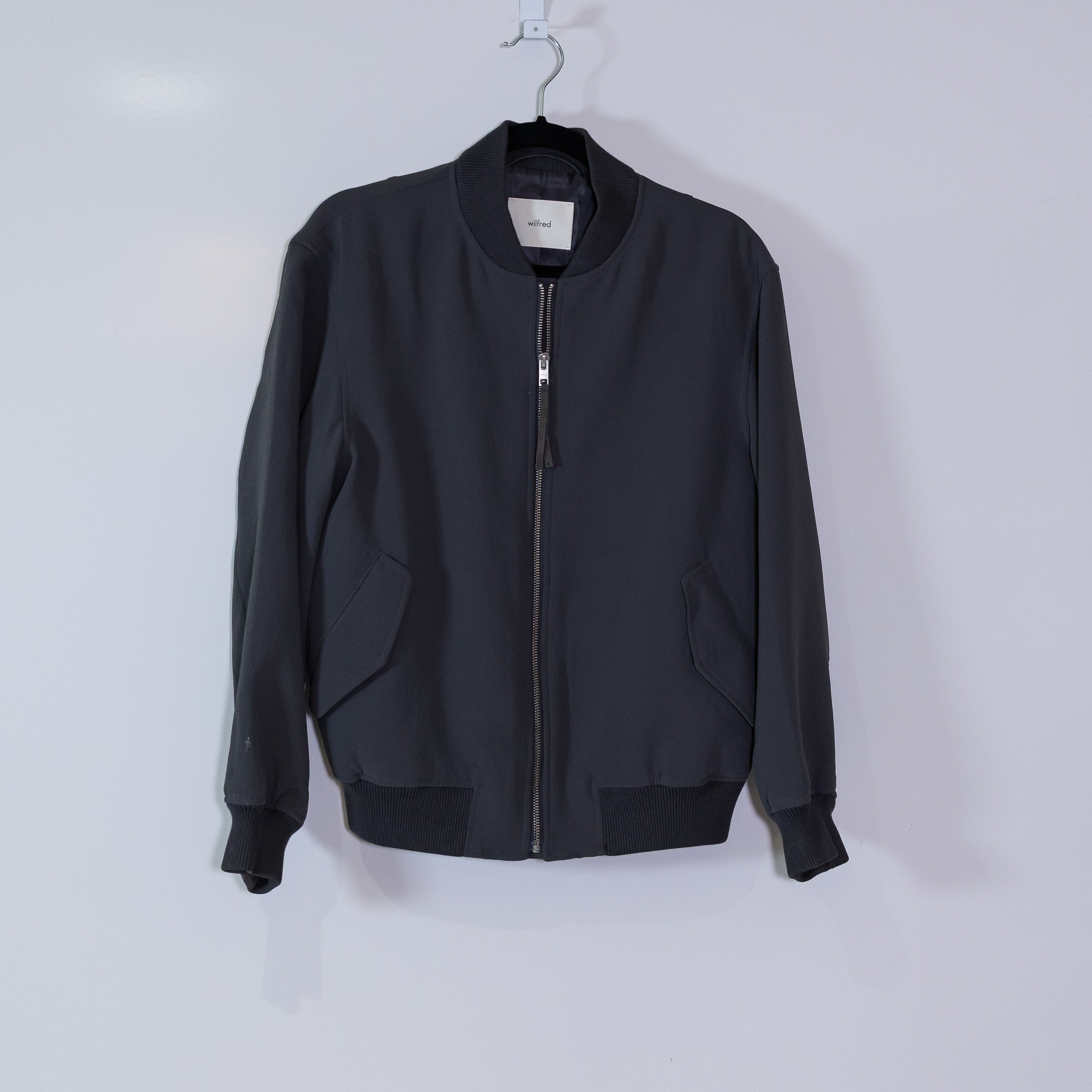 Wilfred Aritzia Numbers Relaxed Crepe Full Zip Collarless Bomber Jacket Gray S