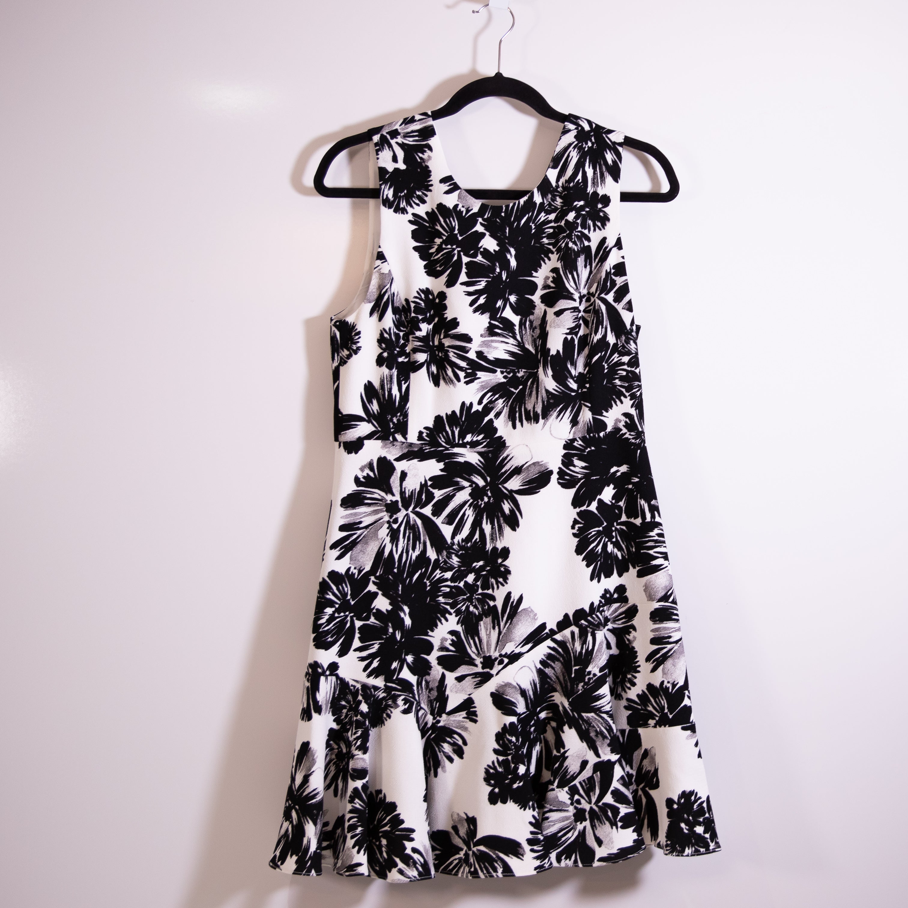 Rebecca Taylor Flippy Scoop Neck Sleeveless Black White Floral Flower Dress 8