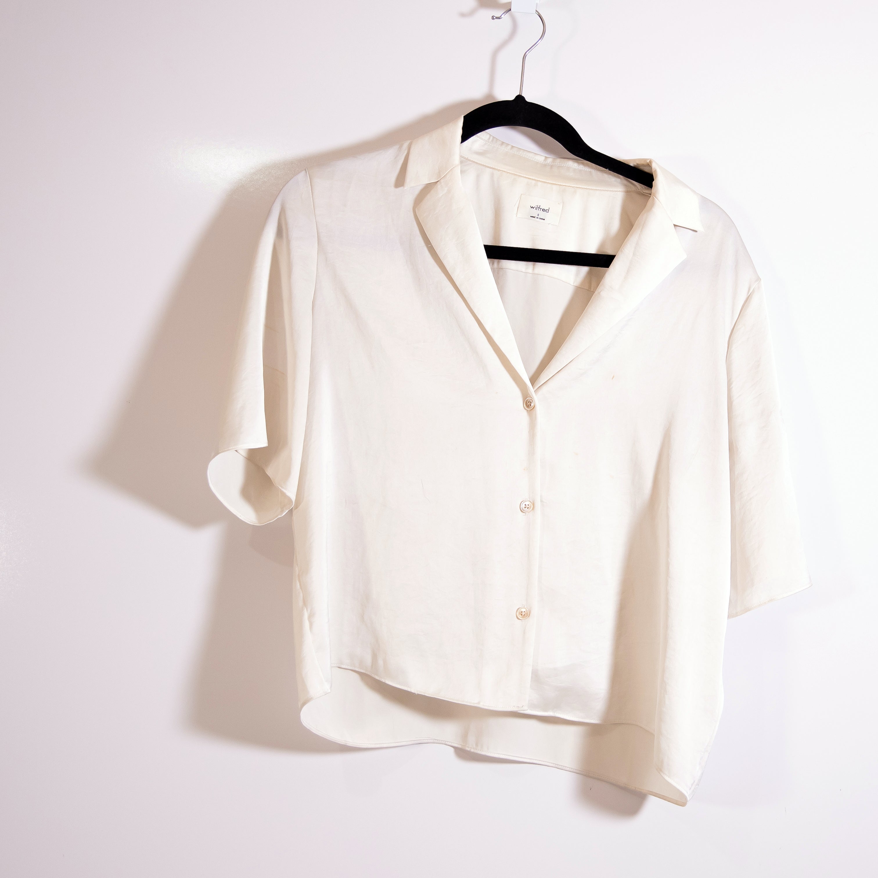 Wilfred Aritzia Beso Short Sleeve Collared Button Up Crepe Satin Blouse Shirt S