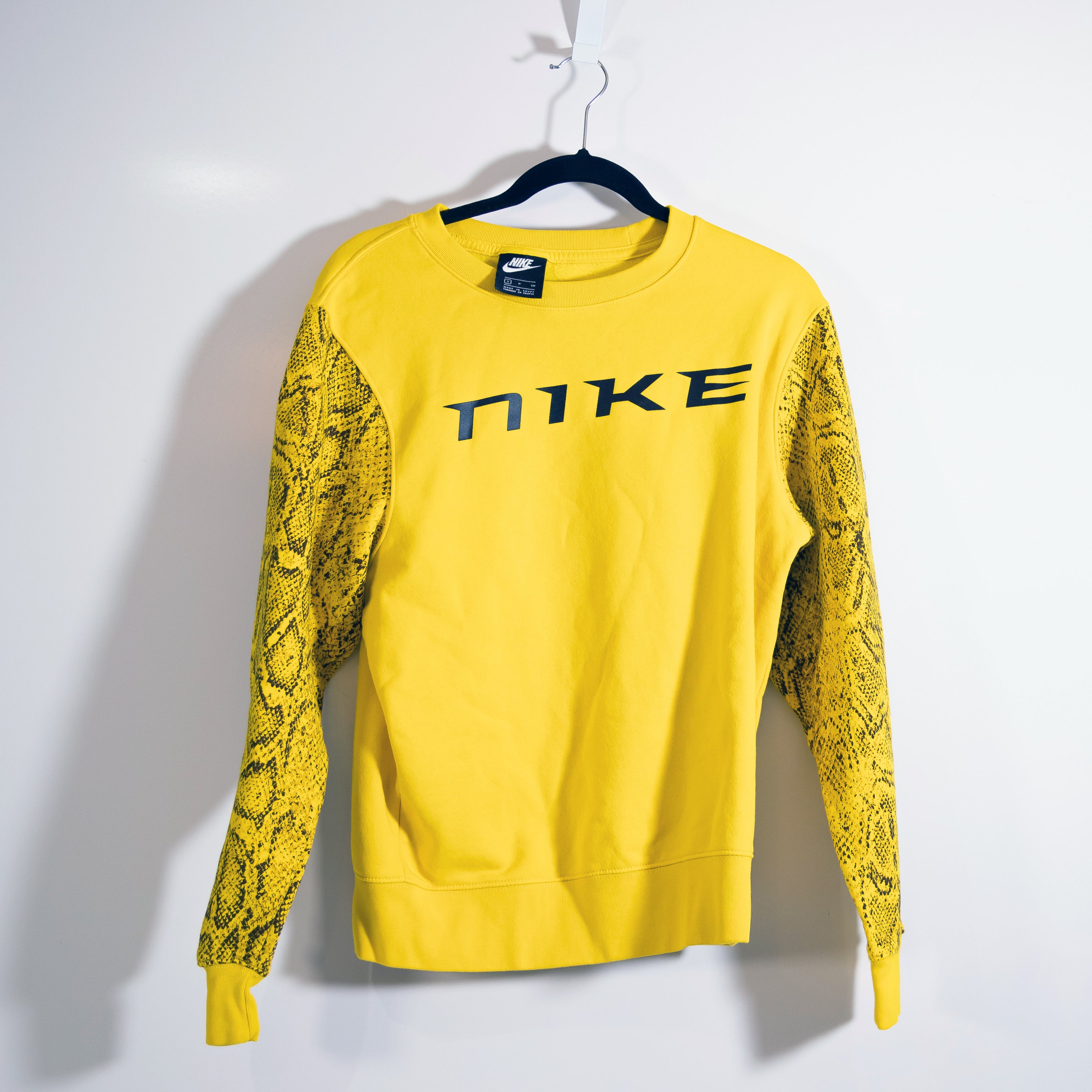 Nike Women's Sportswear Python Trend Fleece Lined Crew Neck Pullover Sweater S