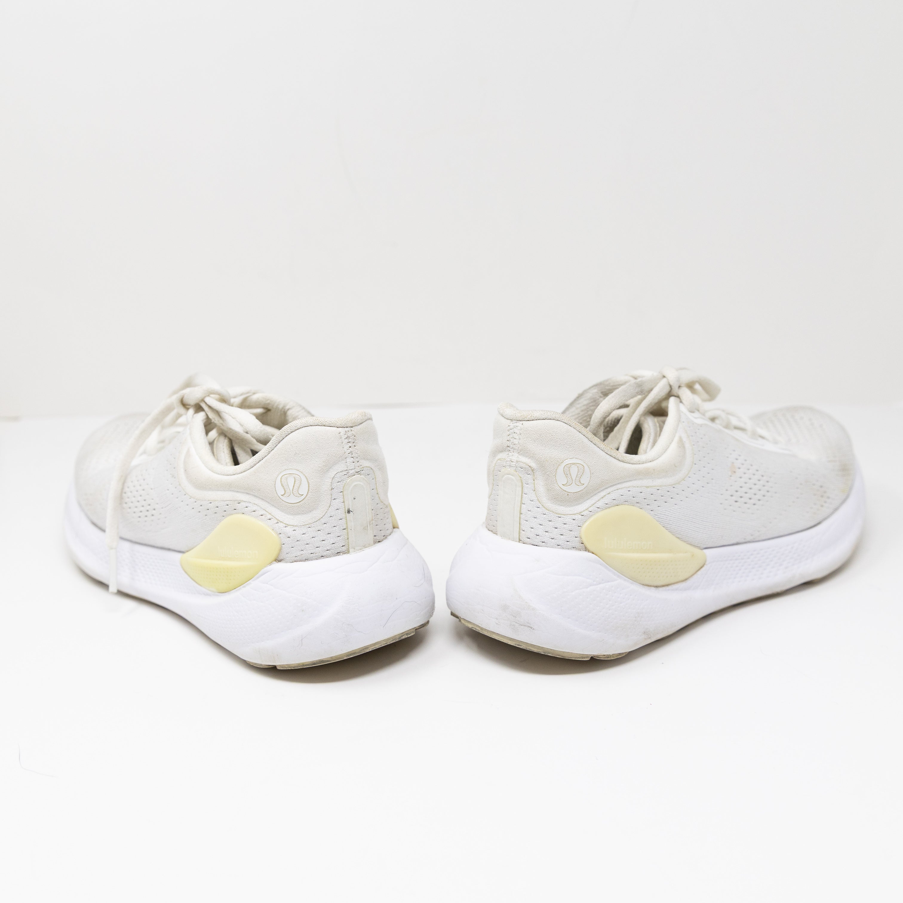 Lululemon Women's Beyondfeel Low Top Lace Up Running Shoes Sneakers White 7