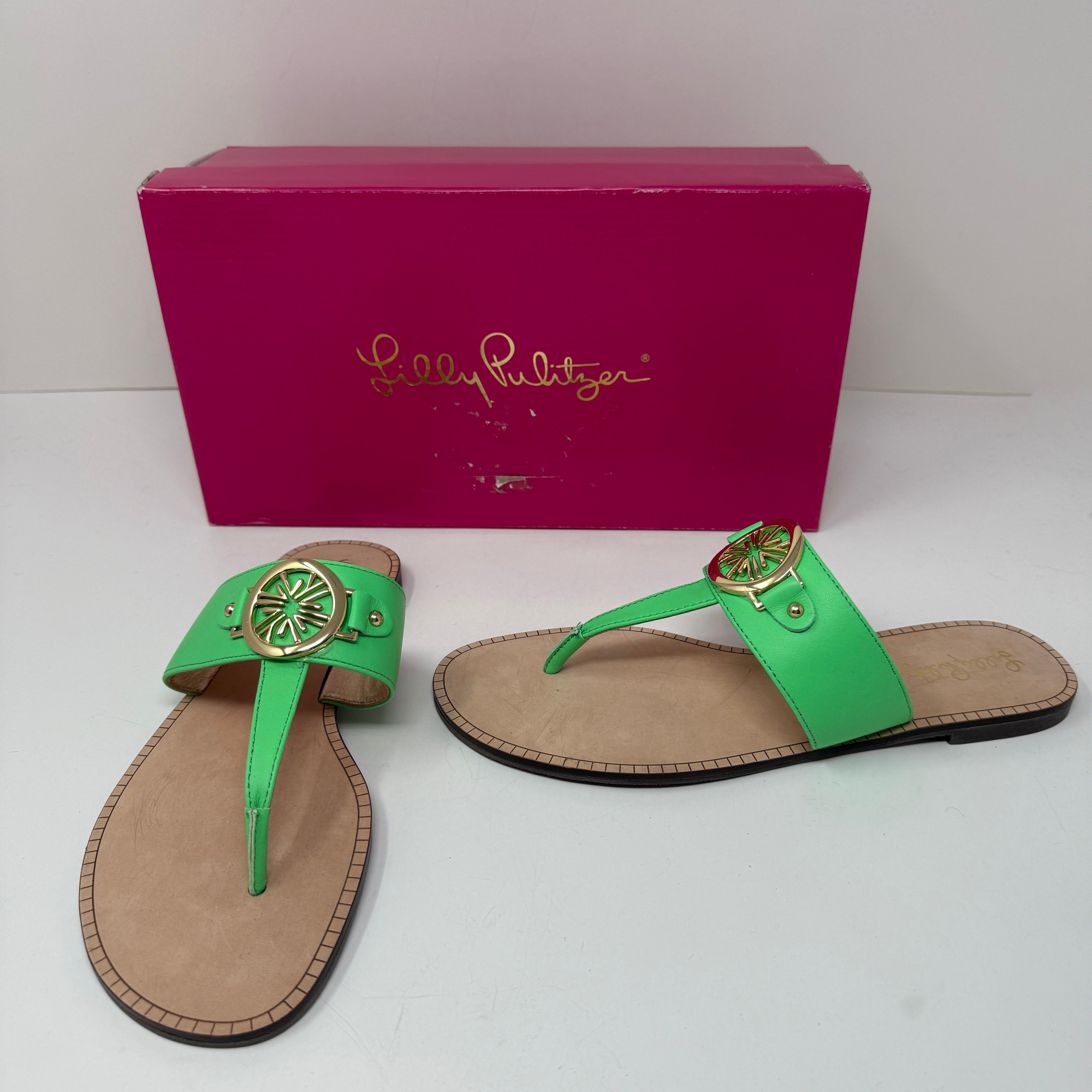 NEW Lilly Pulitzer Rousseau Genuine Leather Myrtle Green Gold Logo Sandals Shoes