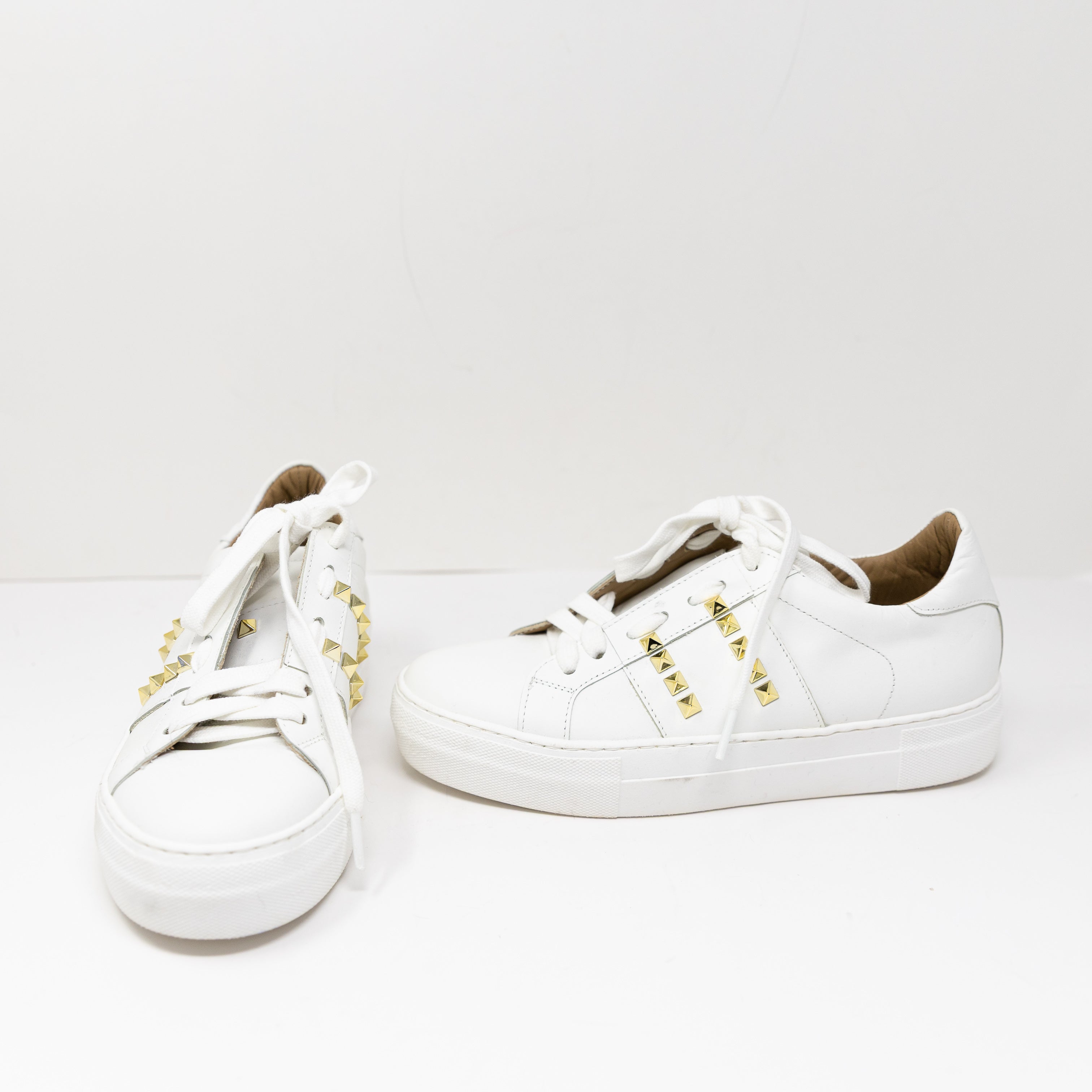 Michele Lopriore Joa Leather Pyramid Stud Embellished Low Top Sneakers Shoes 7