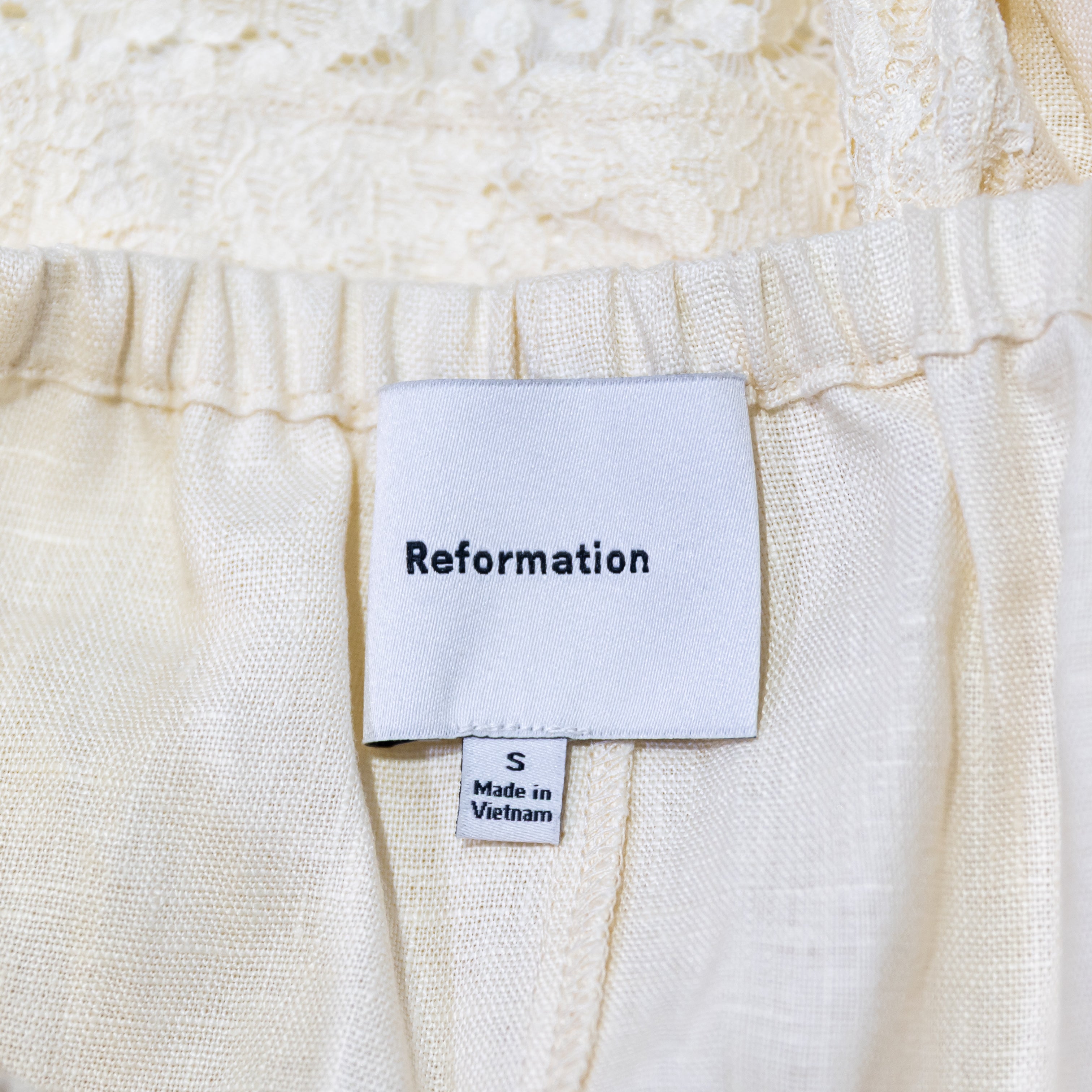 Reformation Women's Fern Linen High Waisted Lace Trim Mini Shorts Sugar Small