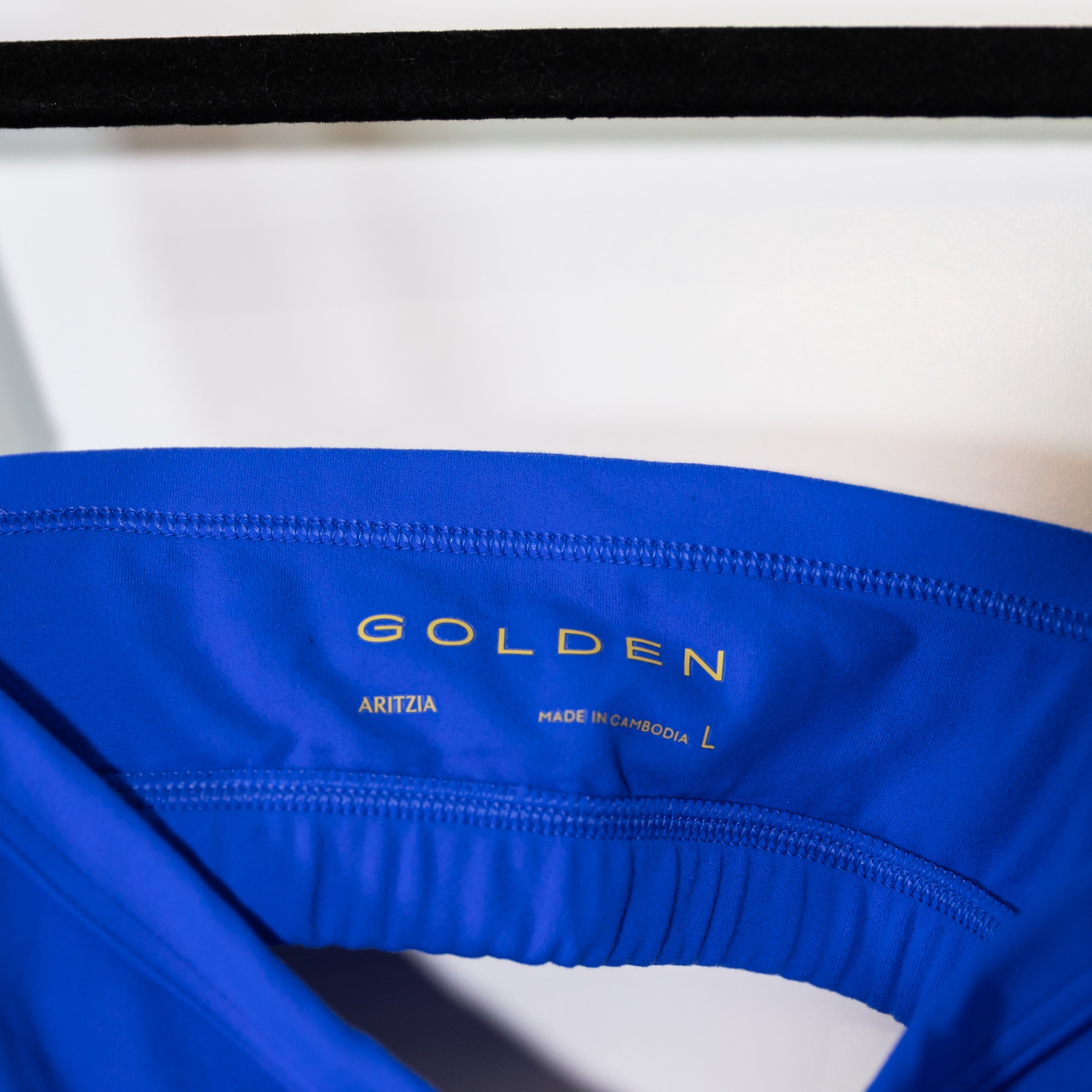 NEW Aritzia TNAction Tumbler Butter Athletic Work Out Sports Bra Jazz Blue Large