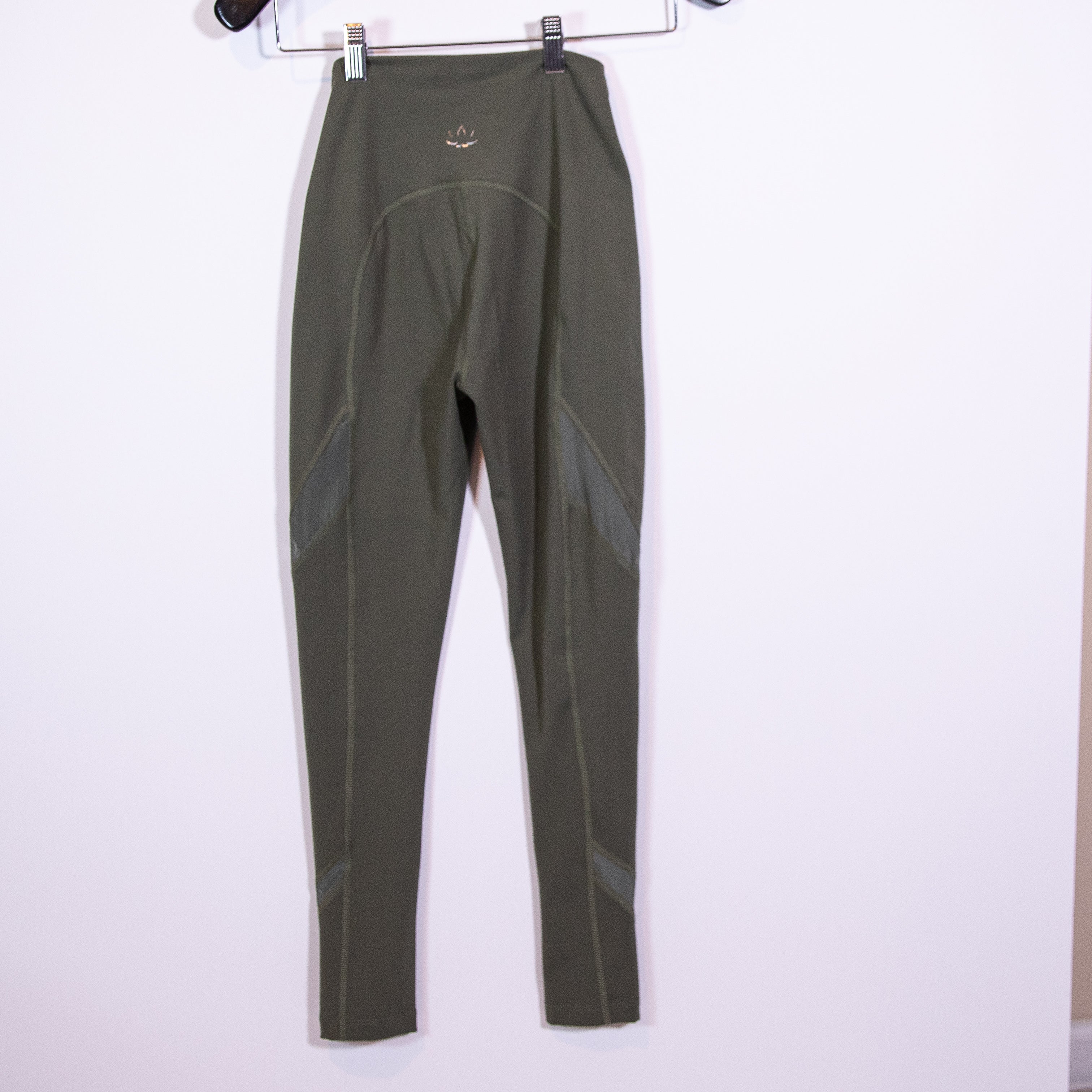 Beyond Yoga Powerbeyond Bootcamp Athletic Work Out Midi Legging Modern Olive XS