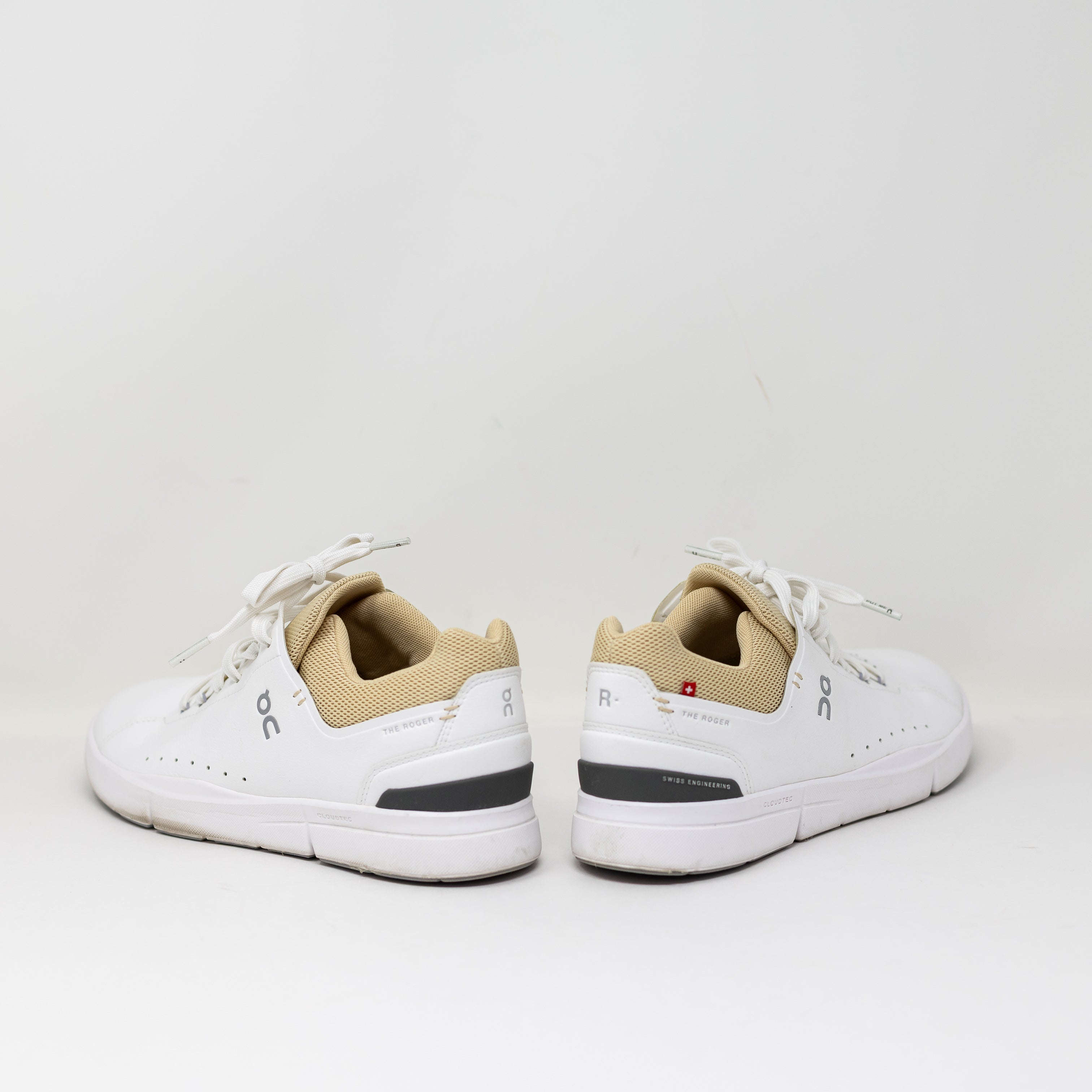 On Cloud Women's The Roger Lace Up Low Top Casual Sneakers Shoes White Neutral