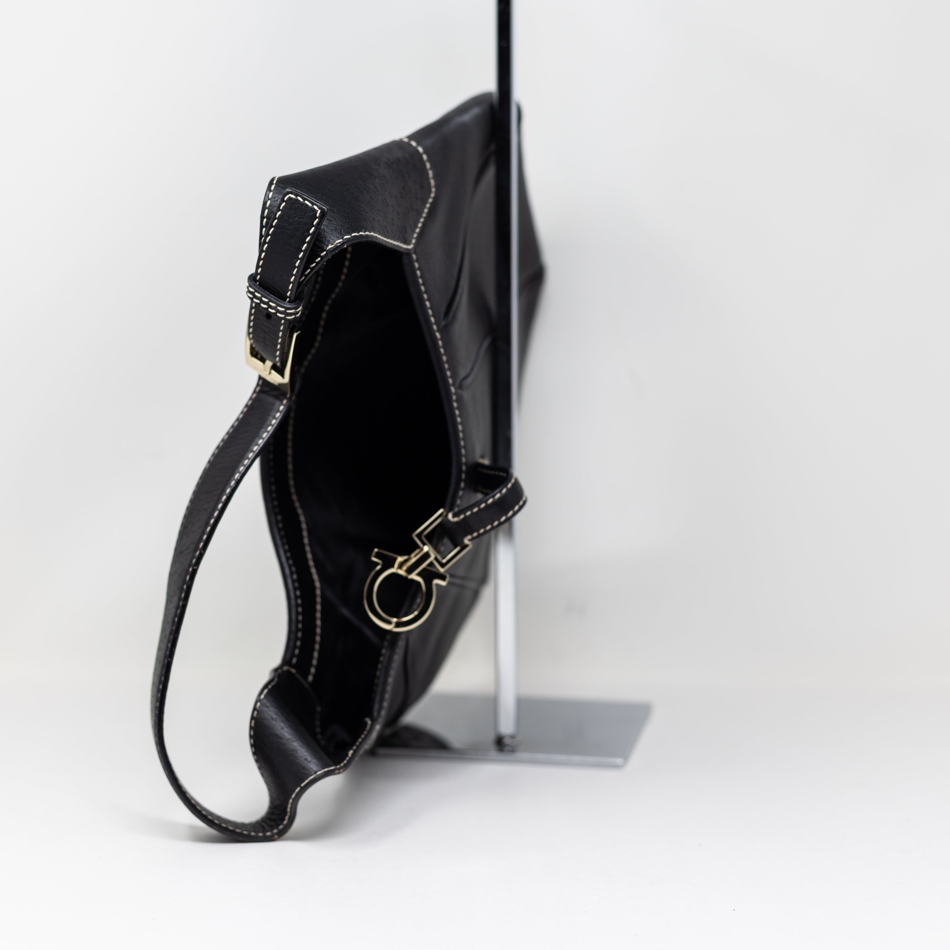 Salvatore Ferragamo Calfskin Genuine Leather Gancini Lock Hobo Shoulder Purse