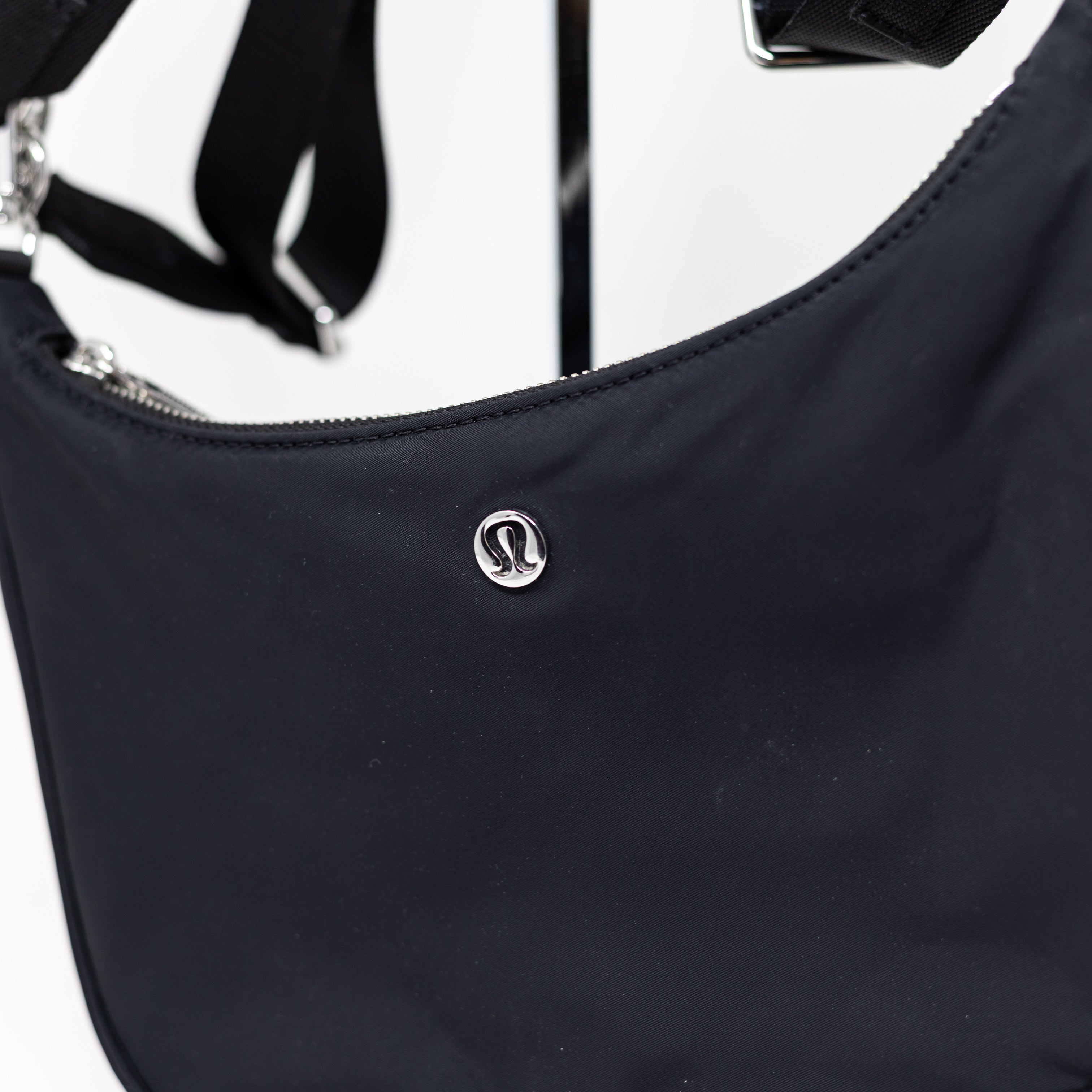 Lululemon Women's City Essentials Convertible Crossbody Shoulder Purse Bag Black