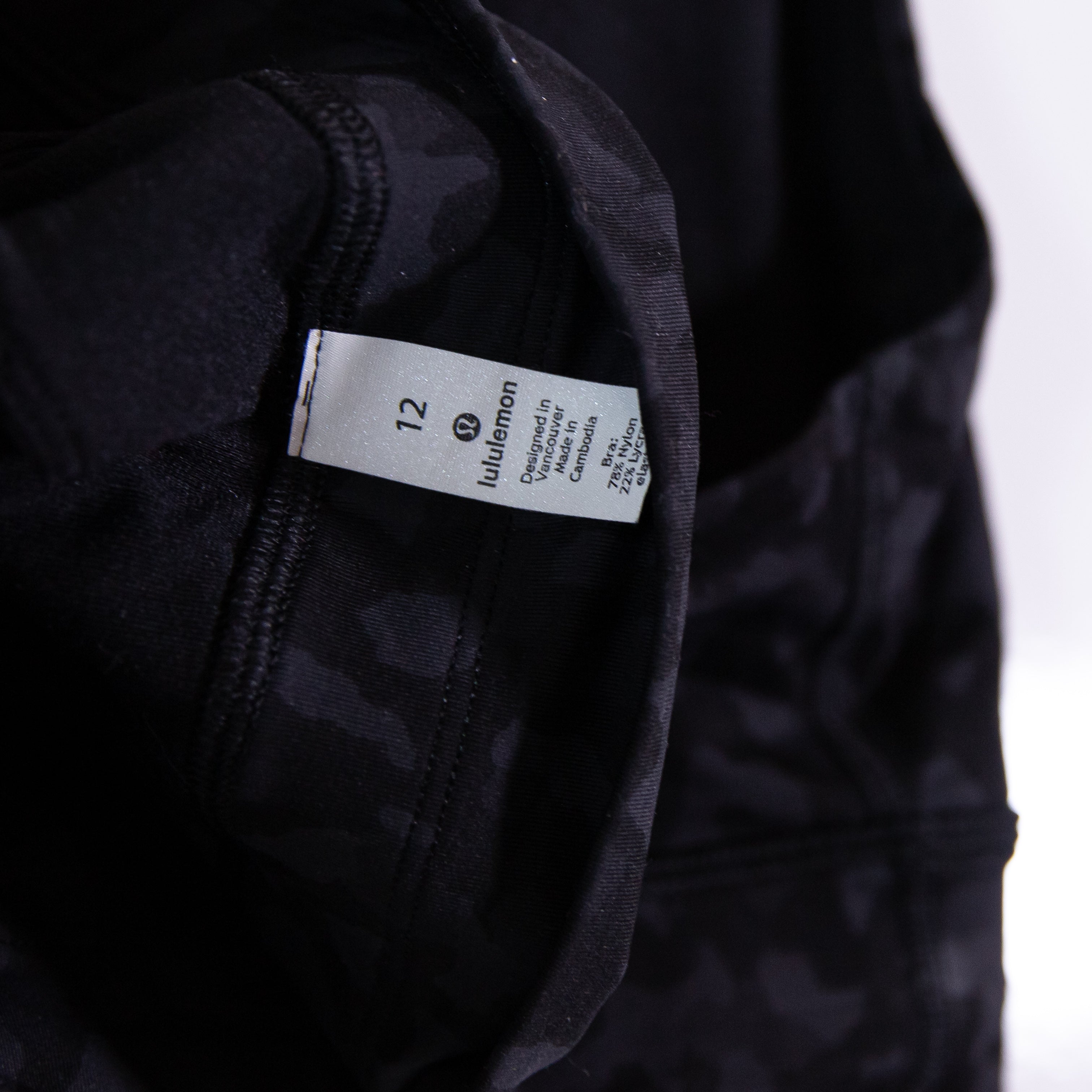 Lululemon Energy Longline Sports Bra Medium Support Leopard Camo Deep Coal Multi