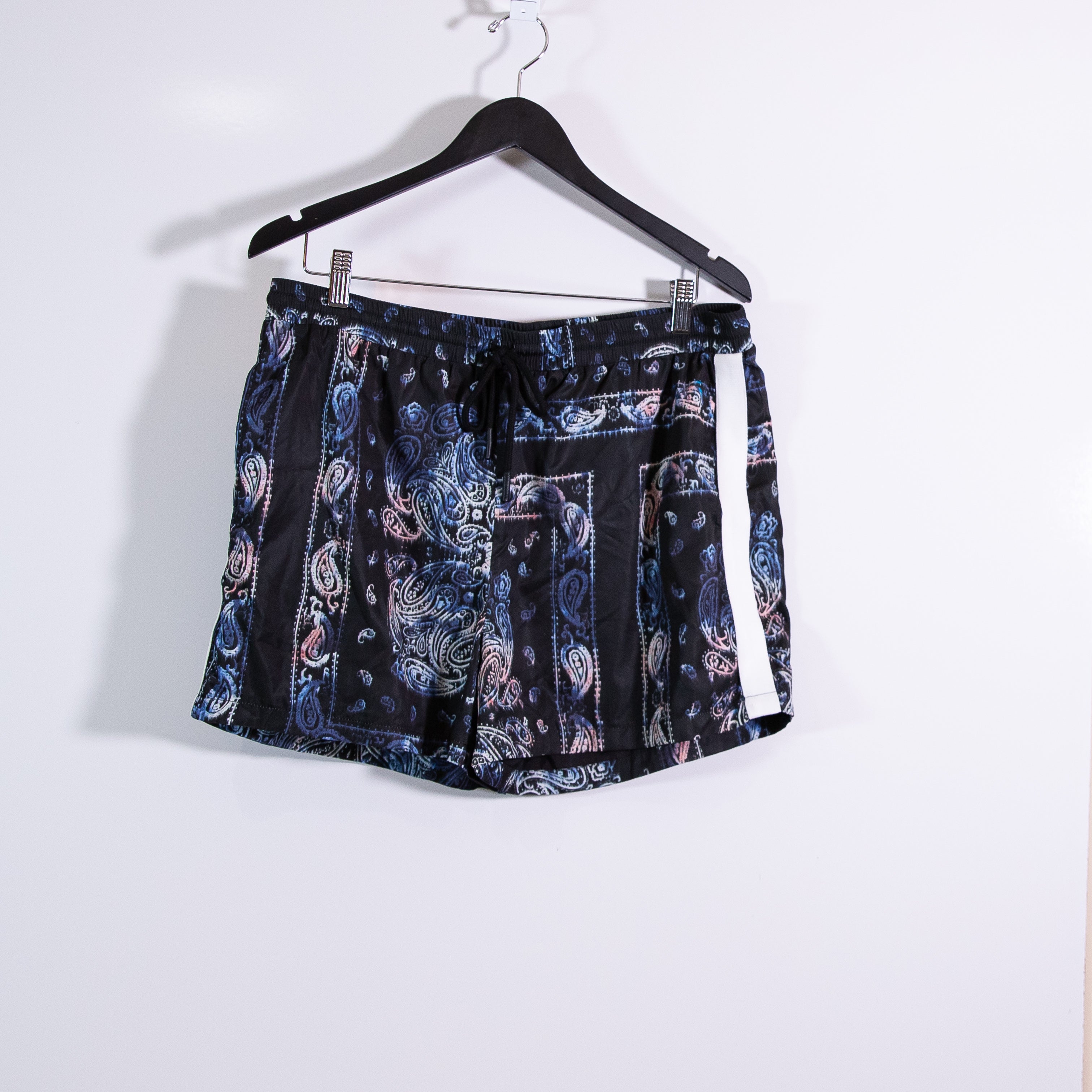 Pam & Gela Paisley Bandana Print Pattern Windbreaker Mini Pull On Shorts Large