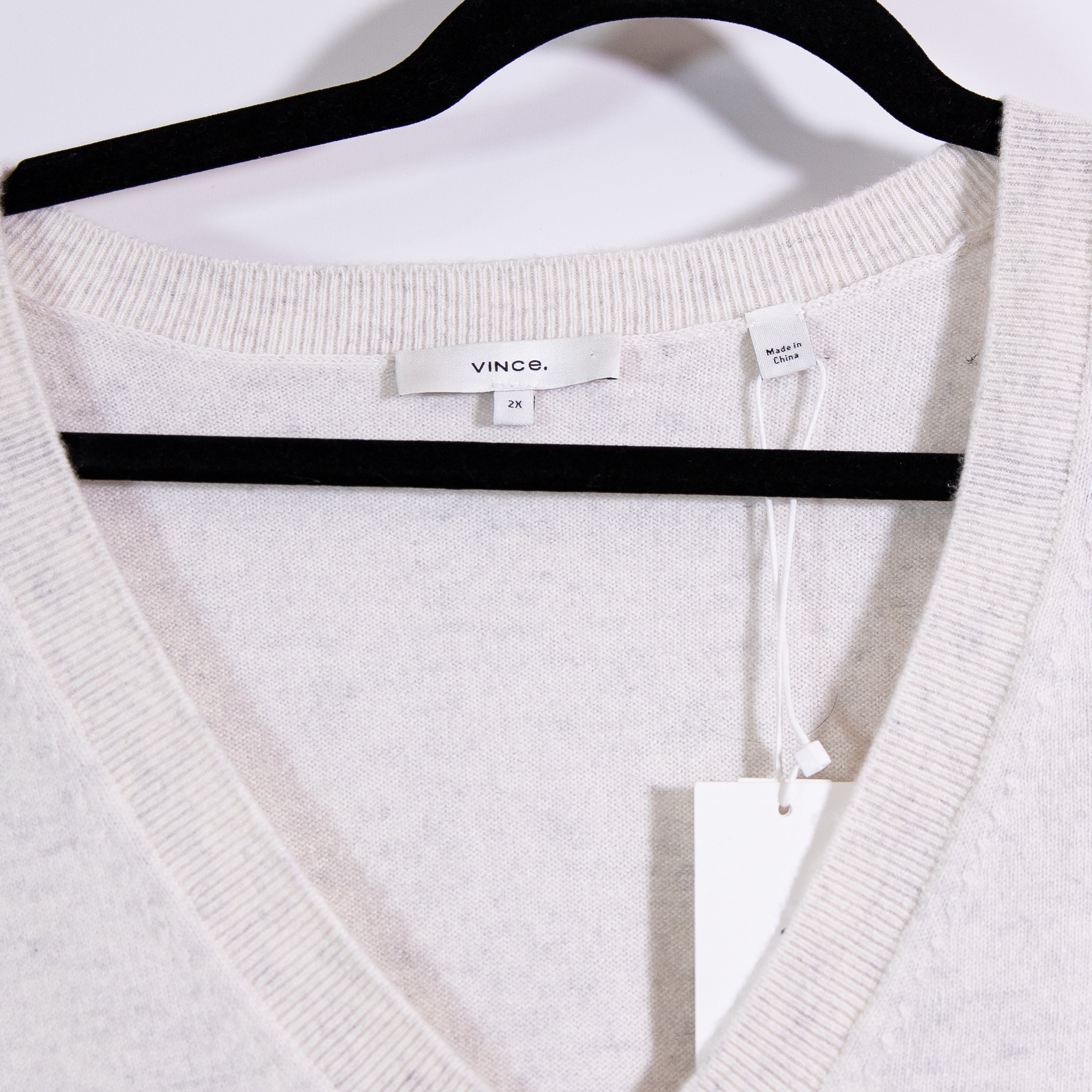 NEW Vince Women's 100% Cashmere Ribbed Trim Knit V Neck Pullover Sweater Gray 2X