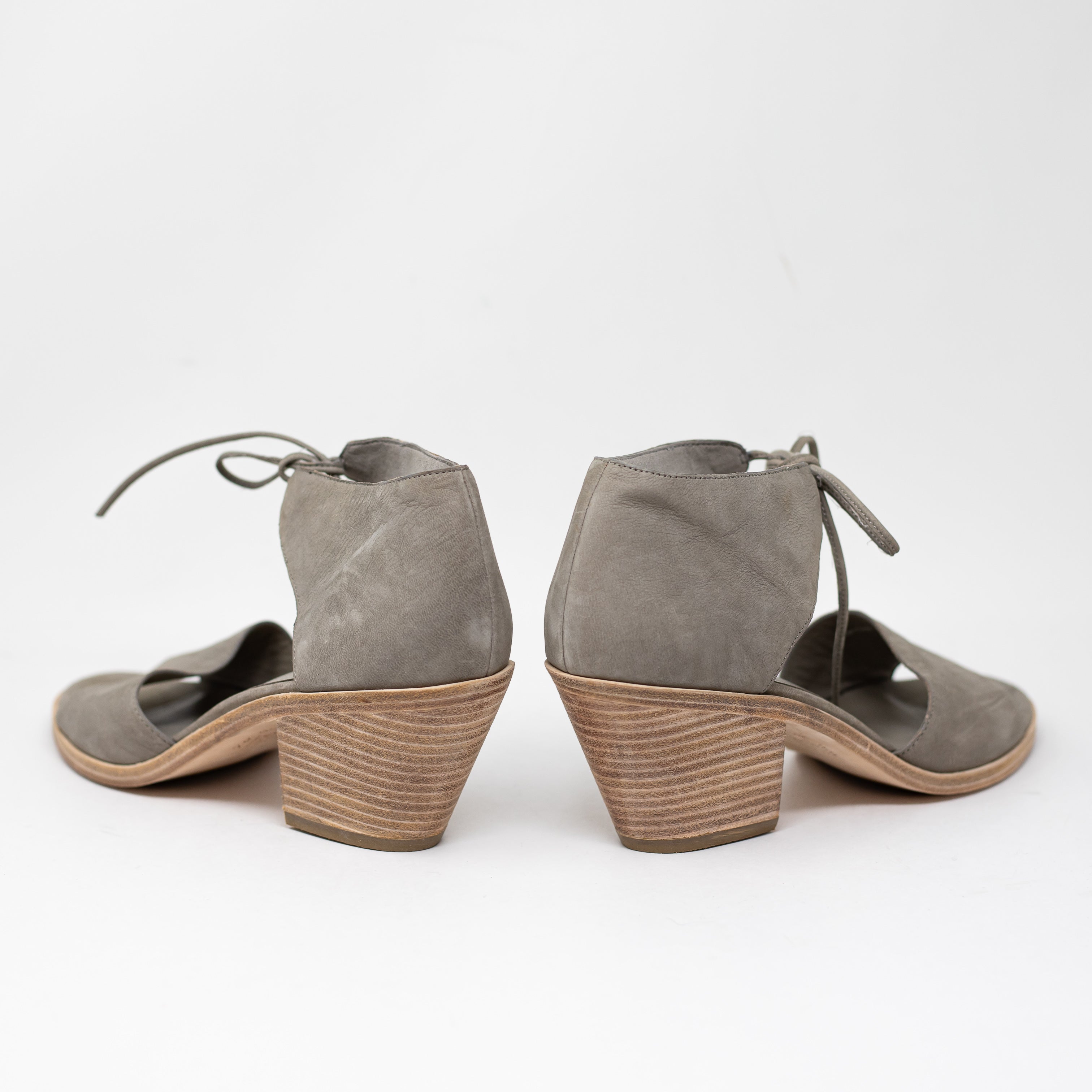 NEW Eileen Fisher Ann Nubuck Genuine Leather Peep Toe Block Heel Sandals Moon 9